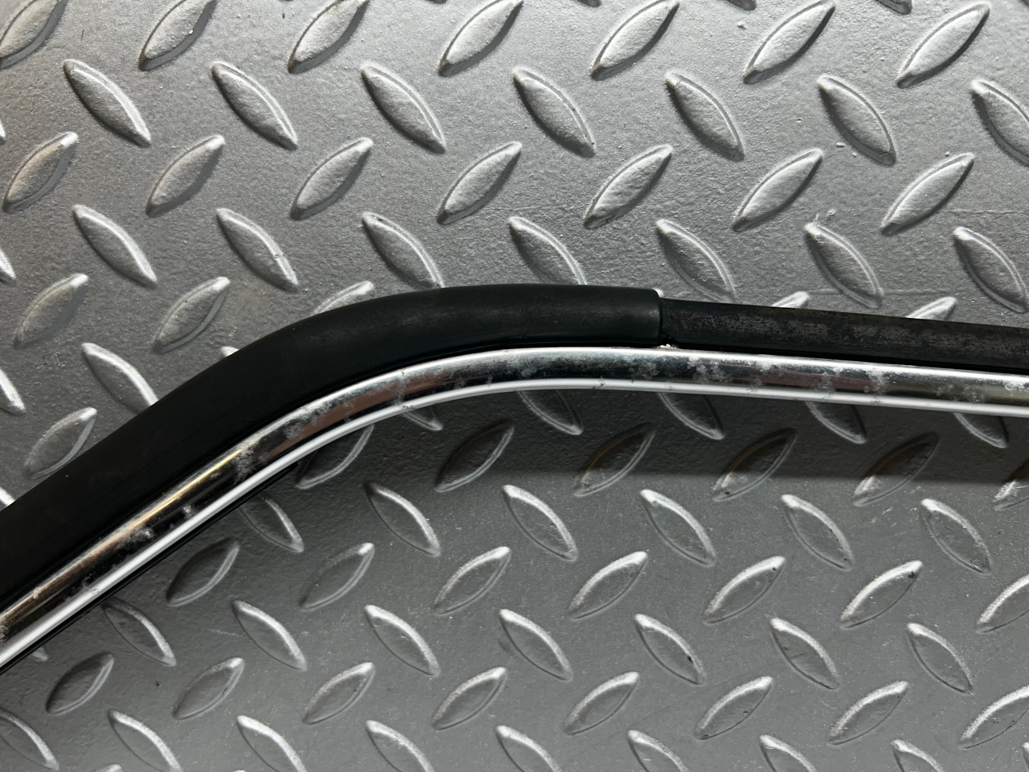 7810 Mercedes-Benz S123 230TE Wagon Roof Chrome Trim Left Side