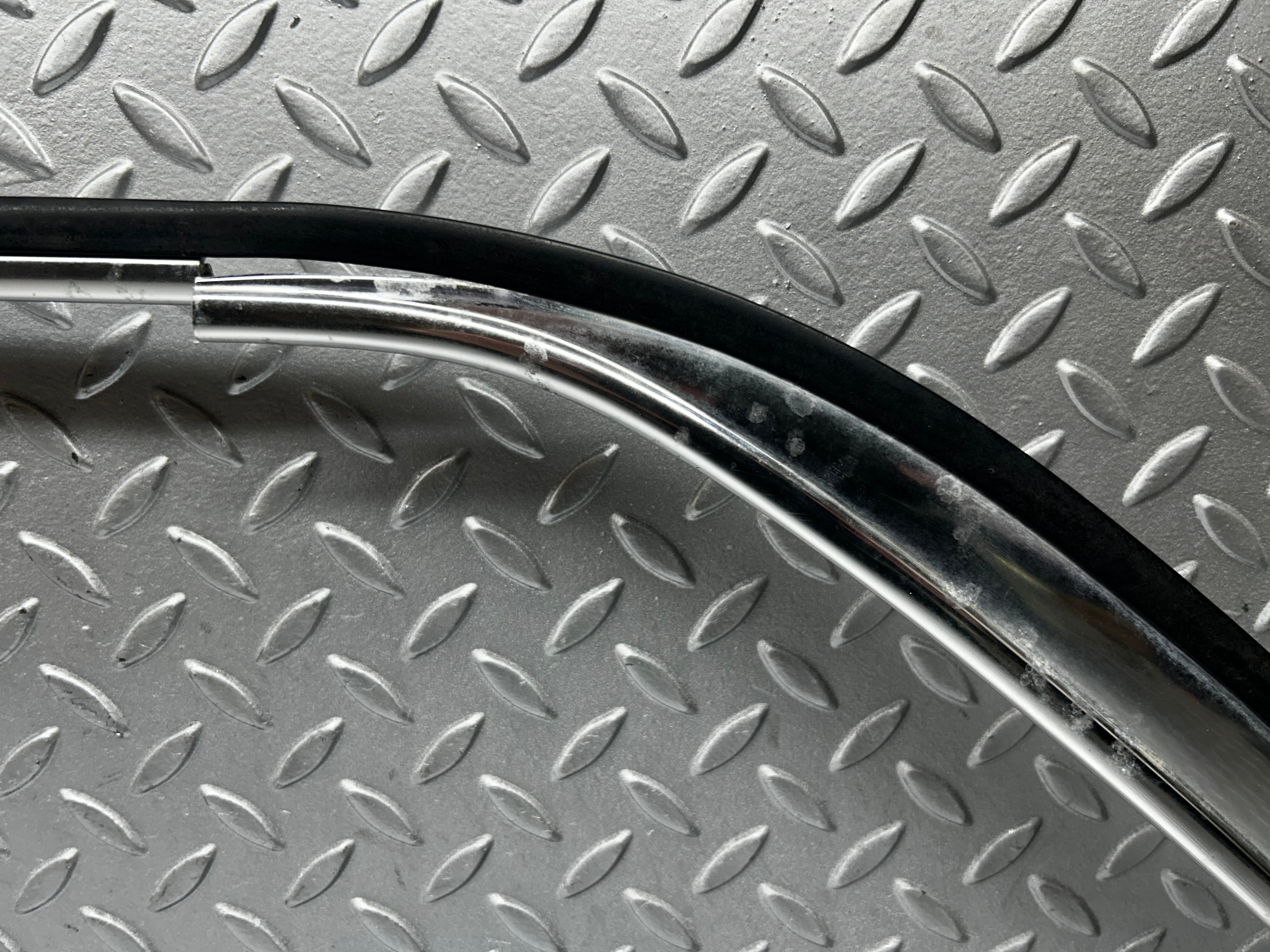 7810 Mercedes-Benz S123 230TE Wagon Roof Chrome Trim Left Side