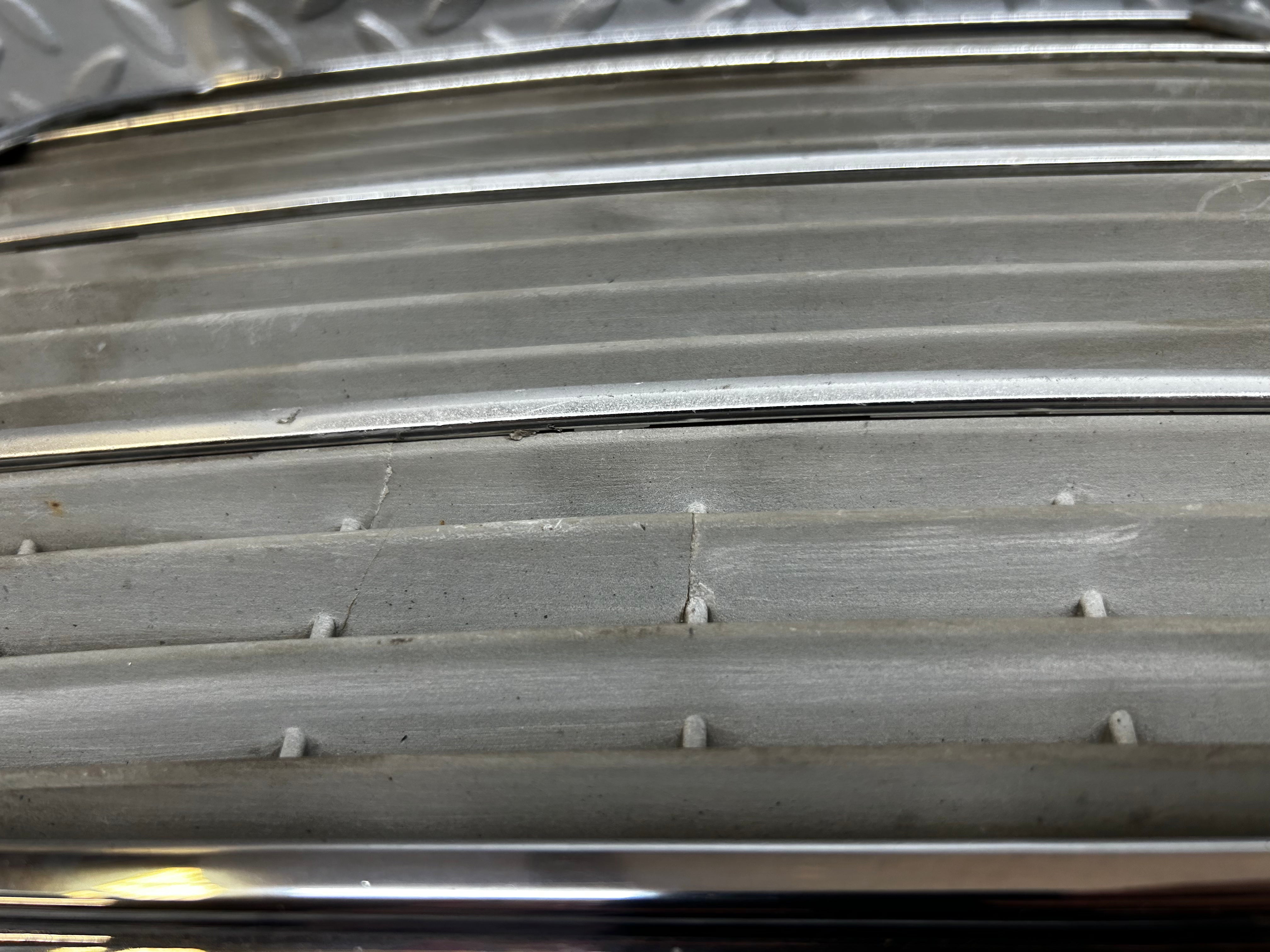 31899 Mercedes-Benz W123 Bonnet Grill Chrome 1238880923