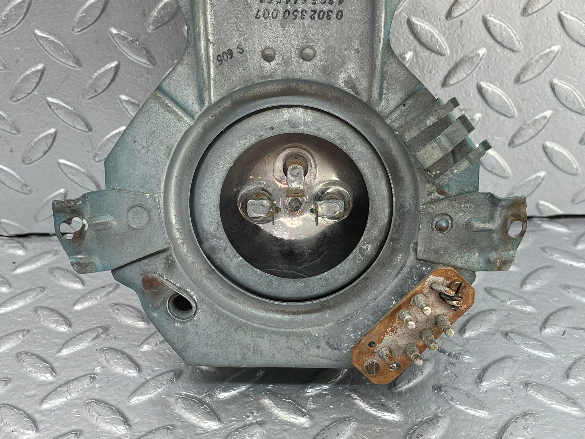 12656 Mercedes-Benz W111 220SE Headlight Left/Right 0302350007