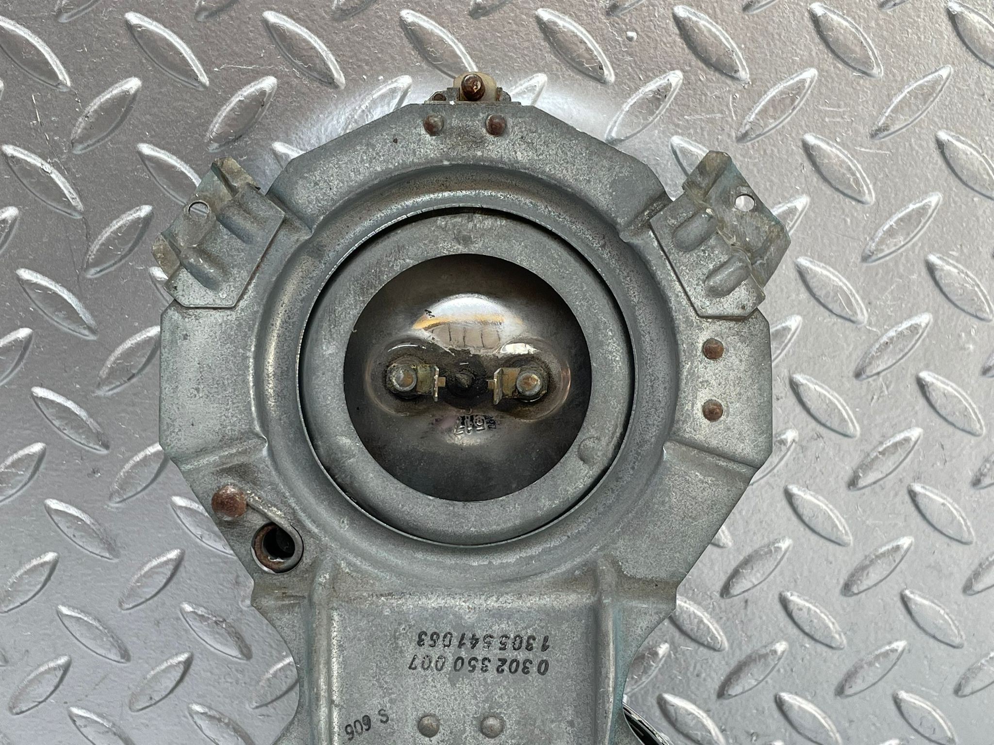 12656 Mercedes-Benz W111 220SE Headlight Left/Right 0302350007