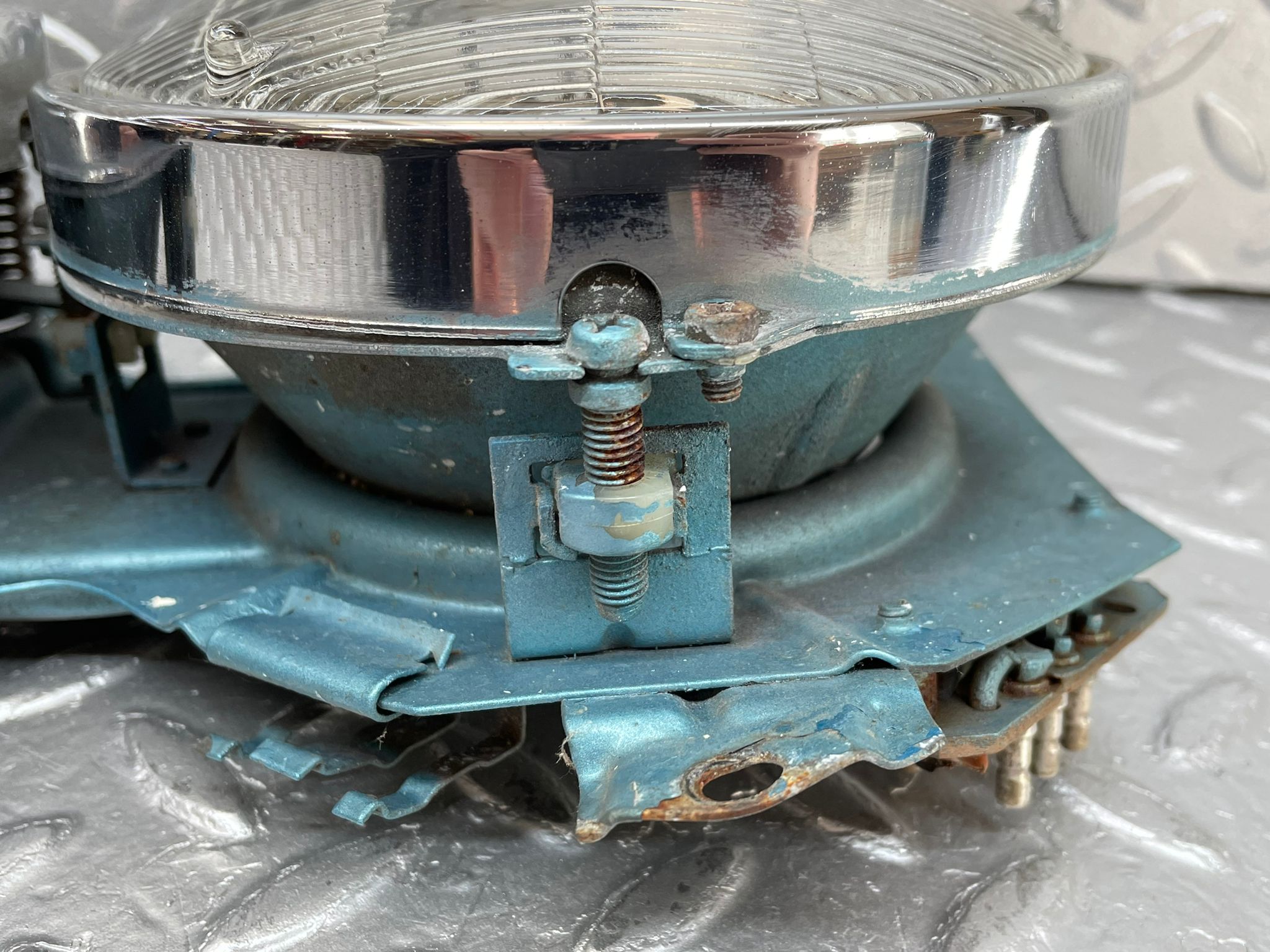 12656 Mercedes-Benz W111 220SE Headlight Left/Right 0302350007