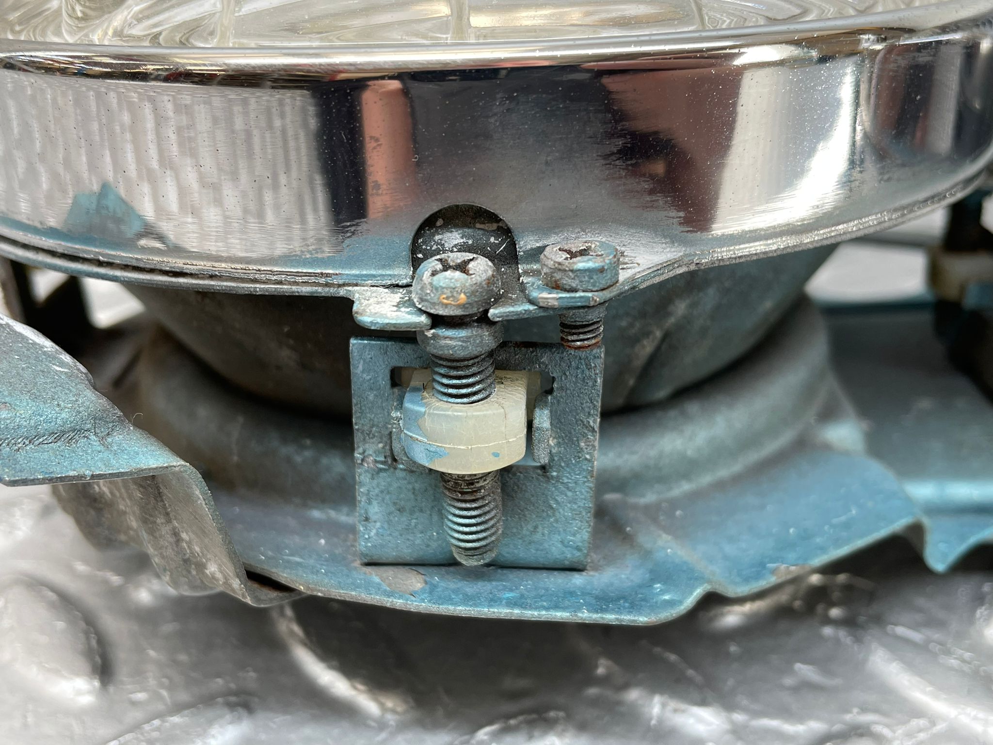 12656 Mercedes-Benz W111 220SE Headlight Left/Right 0302350007