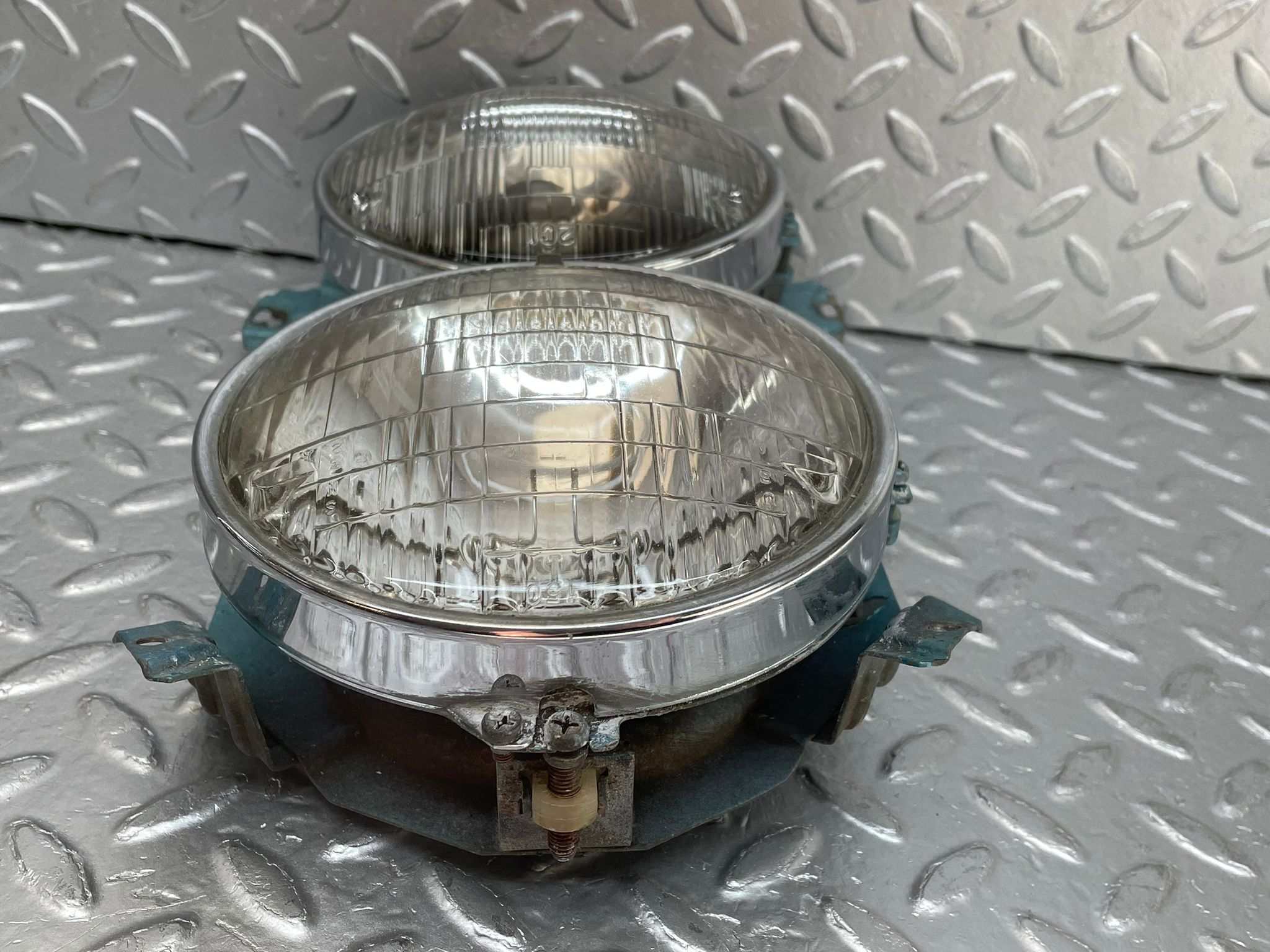 12656 Mercedes-Benz W111 220SE Headlight Left/Right 0302350007