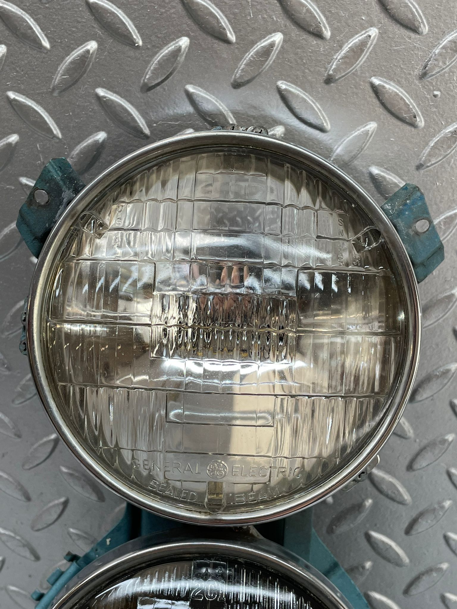 12656 Mercedes-Benz W111 220SE Headlight Left/Right 0302350007