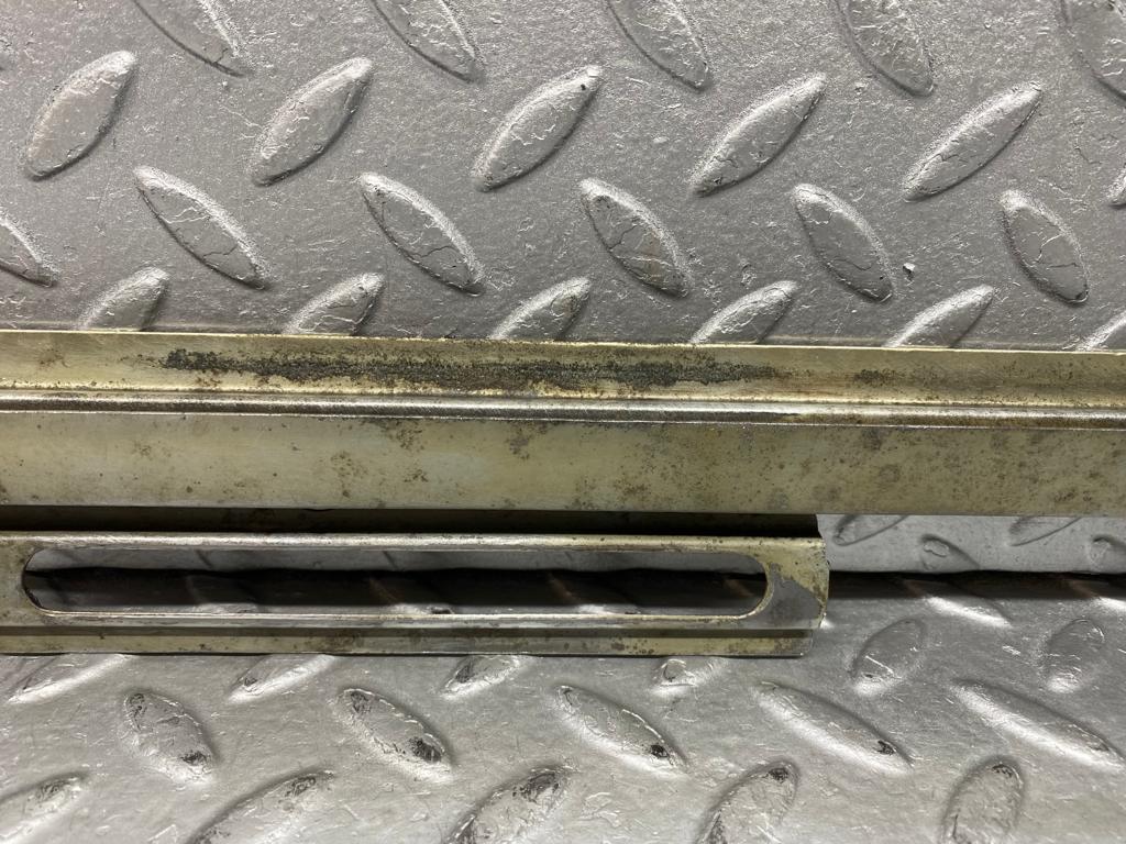 37421 Mercedes-Benz W109 300SEL Front Right Door Glass Holder