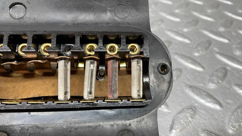 37449 Mercedes-Benz W109 300SEL Fuse Box 1085400150