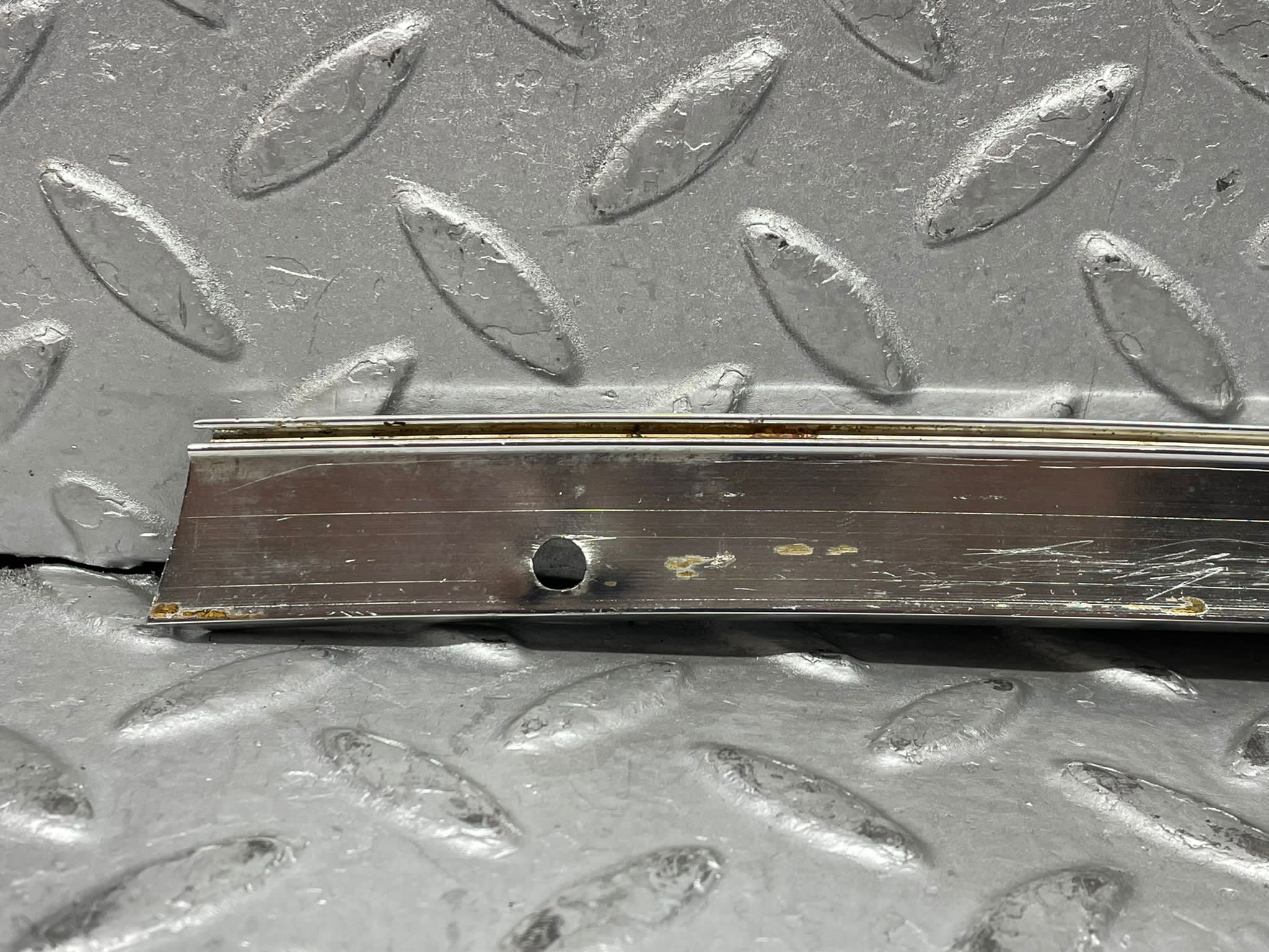 37907 Mercedes-Benz R107 450SL Hardtop B Pillar Chrome Trim Right Side