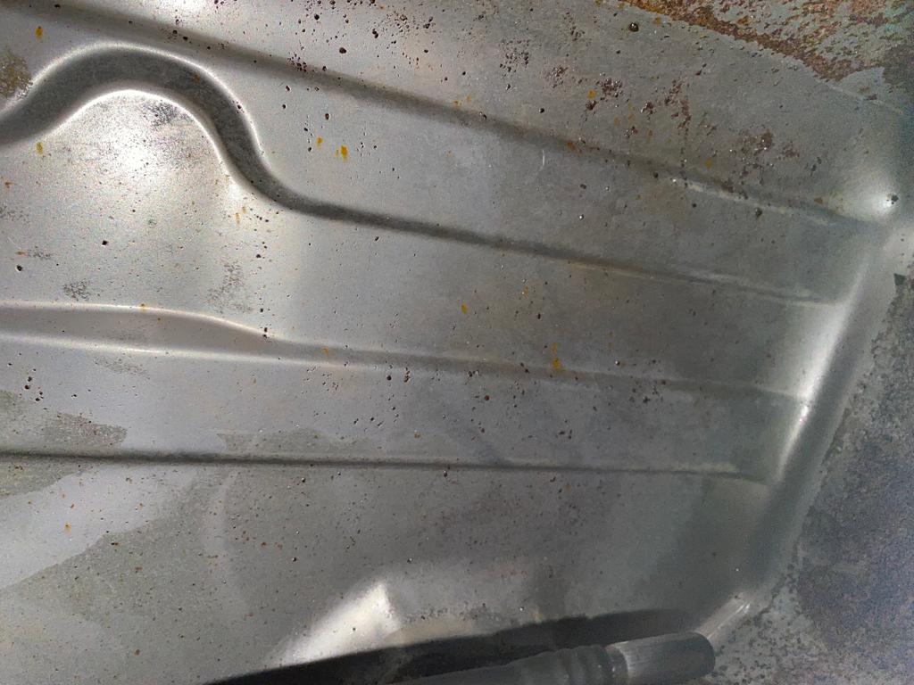 38021 Mercedes-Benz A124 320E Cabriolet Fuel Tank