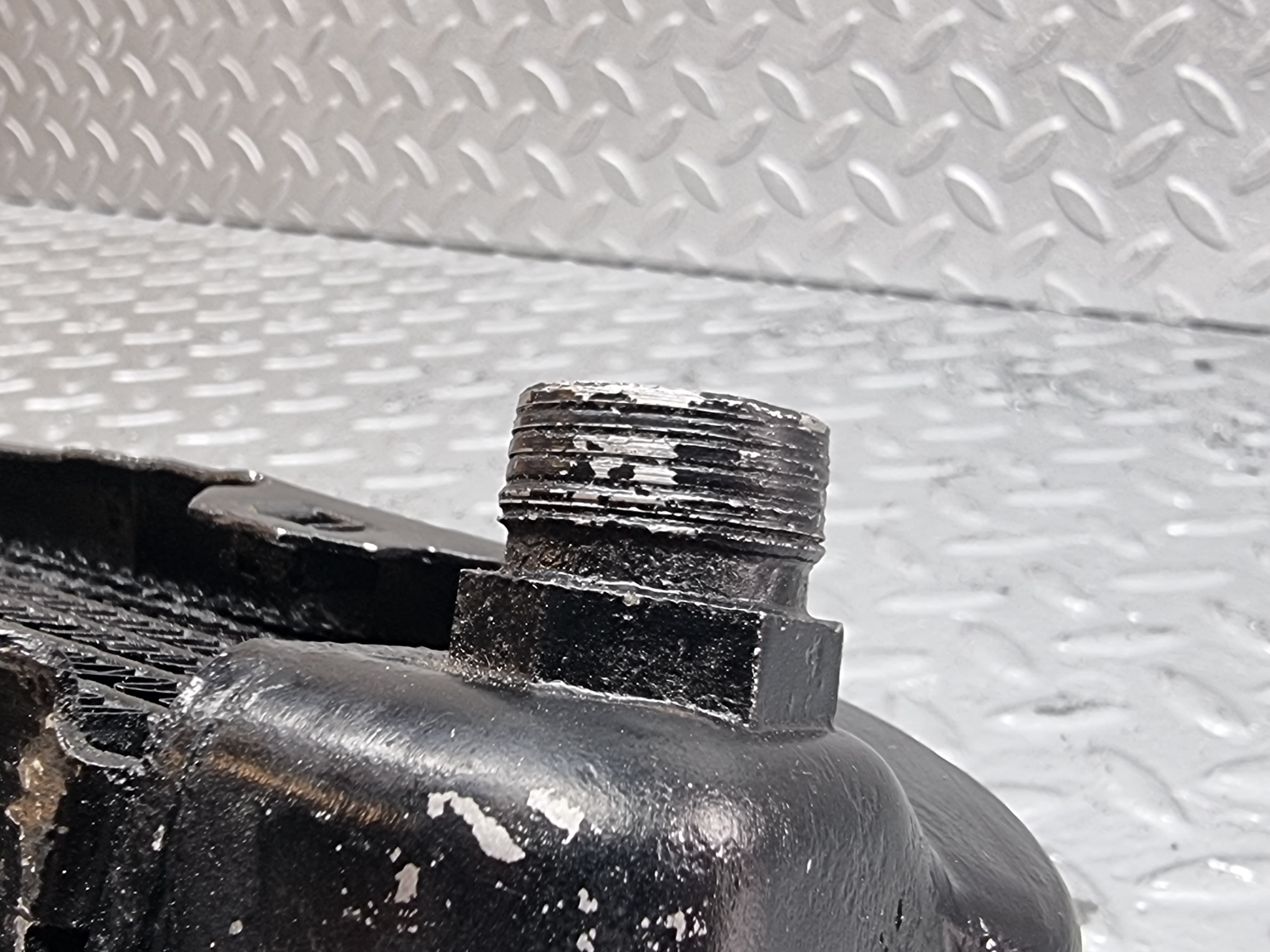 14497 Mercedes-Benz W116 350SE Oil Cooler Behr 1081800765