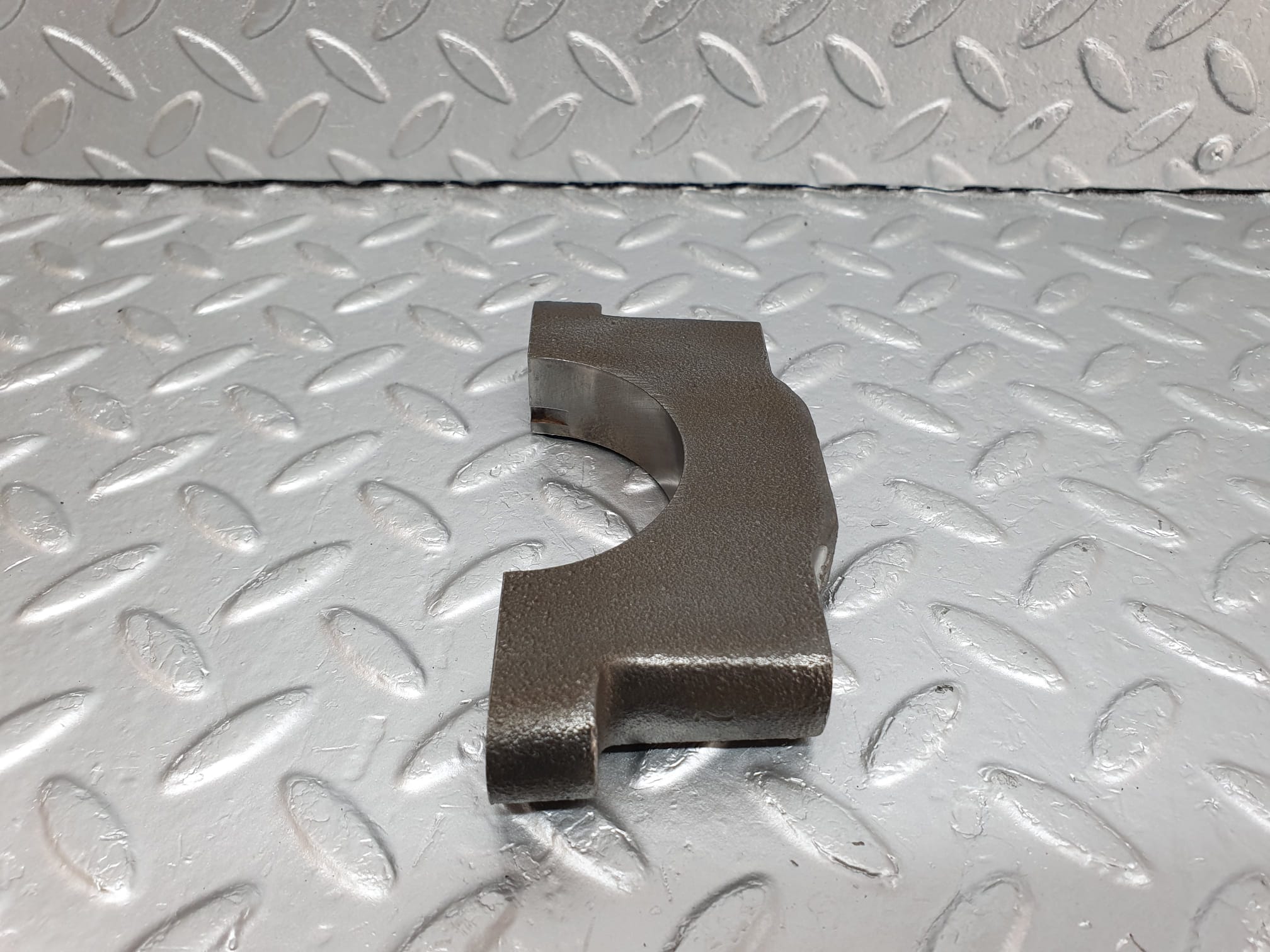 4795 Mercedes-Benz W114 280CE Coupe Crankshaft Bearing Holder Block 1080110211