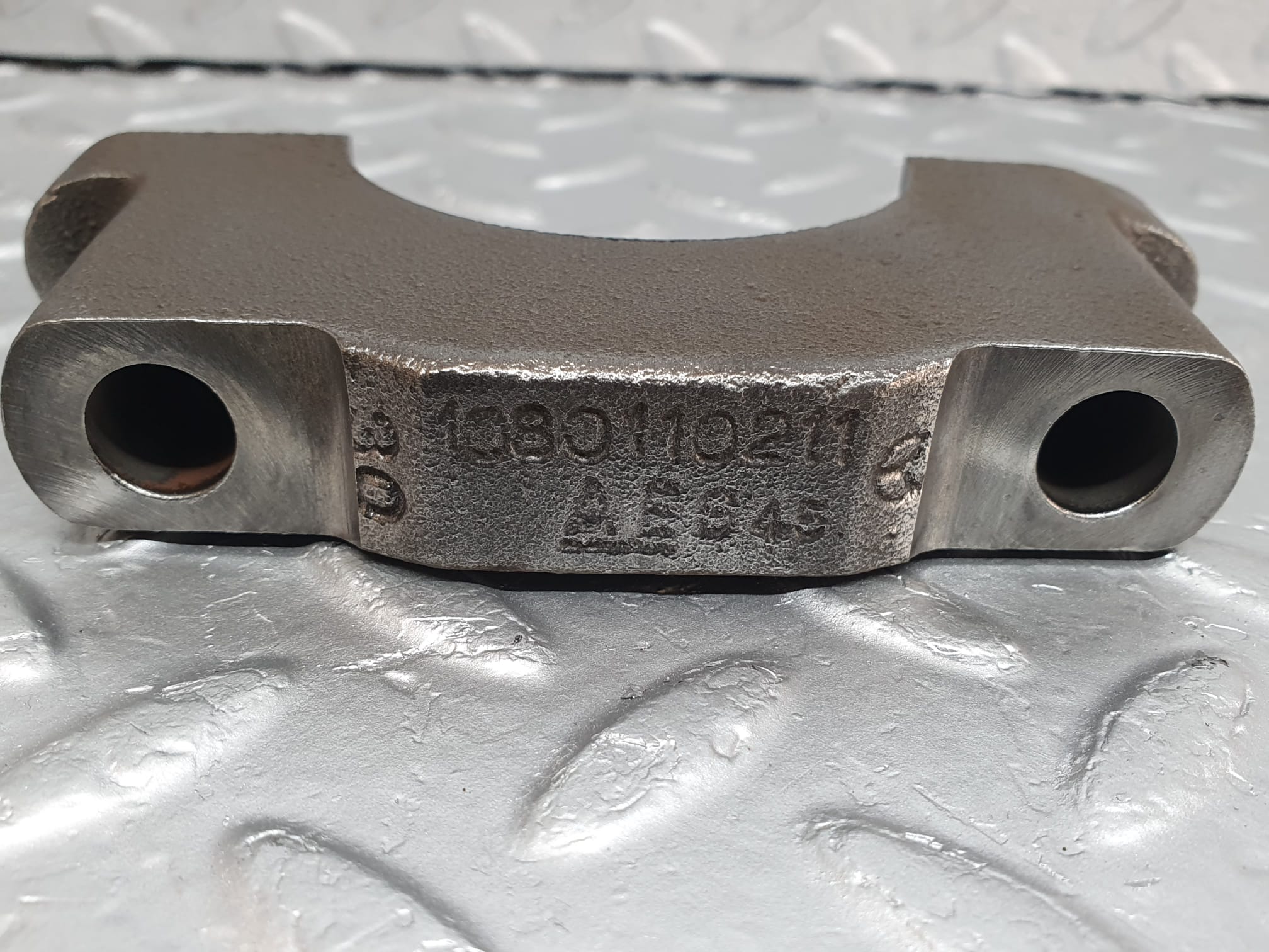 4795 Mercedes-Benz W114 280CE Coupe Crankshaft Bearing Holder Block 1080110211