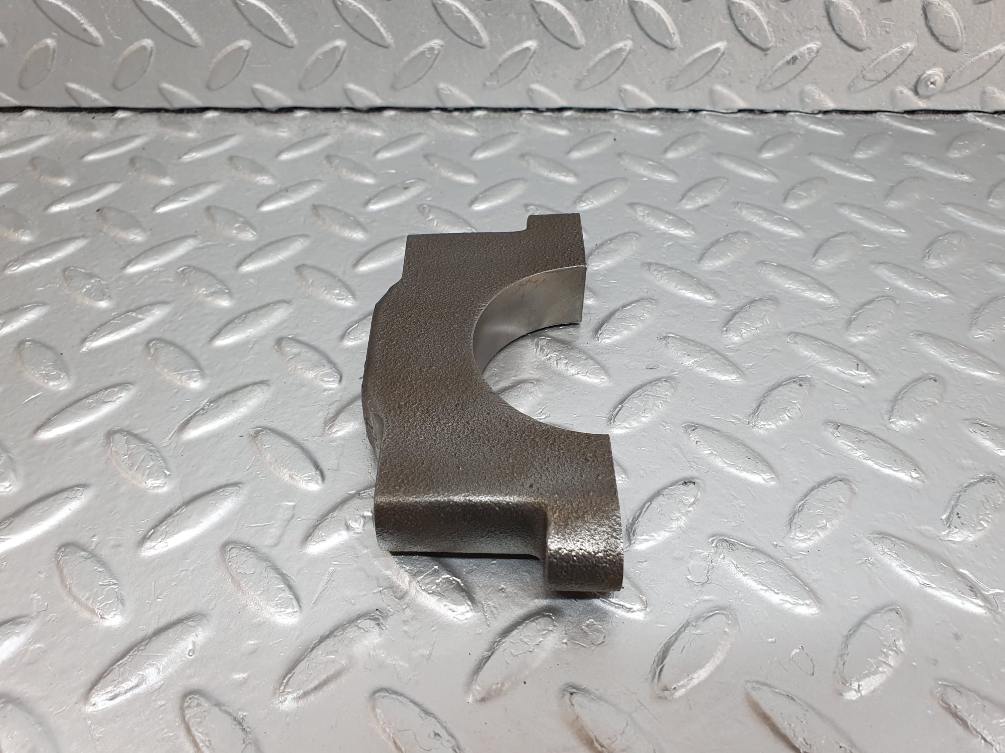 4795 Mercedes-Benz W114 280CE Coupe Crankshaft Bearing Holder Block 1080110211