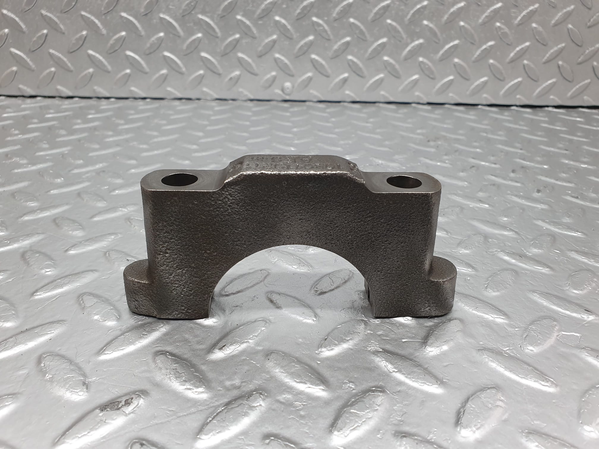 4798 Mercedes-Benz W114 280CE Coupe Crankshaft Bearing Holder Block 1080110211