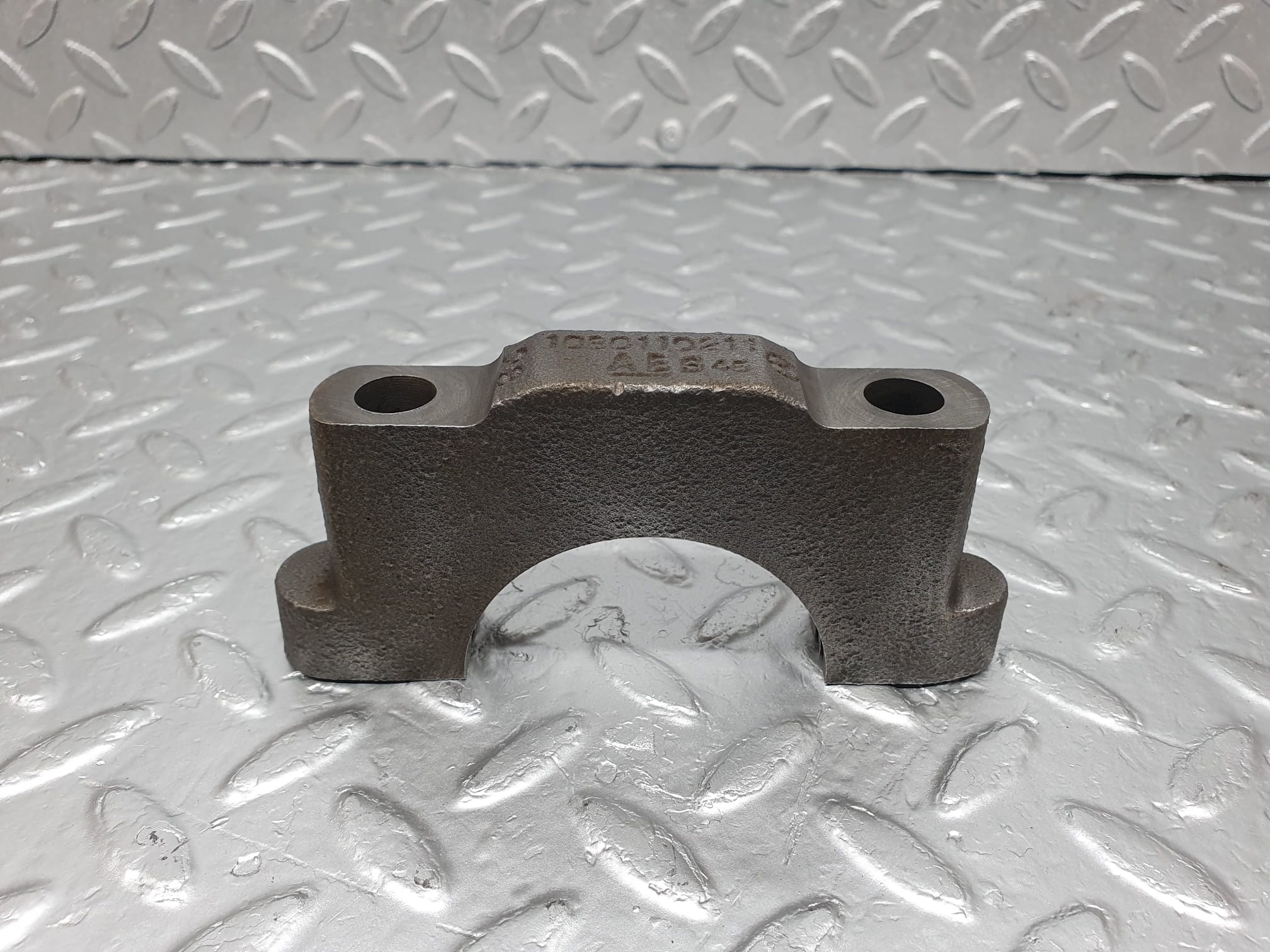 4798 Mercedes-Benz W114 280CE Coupe Crankshaft Bearing Holder Block 1080110211