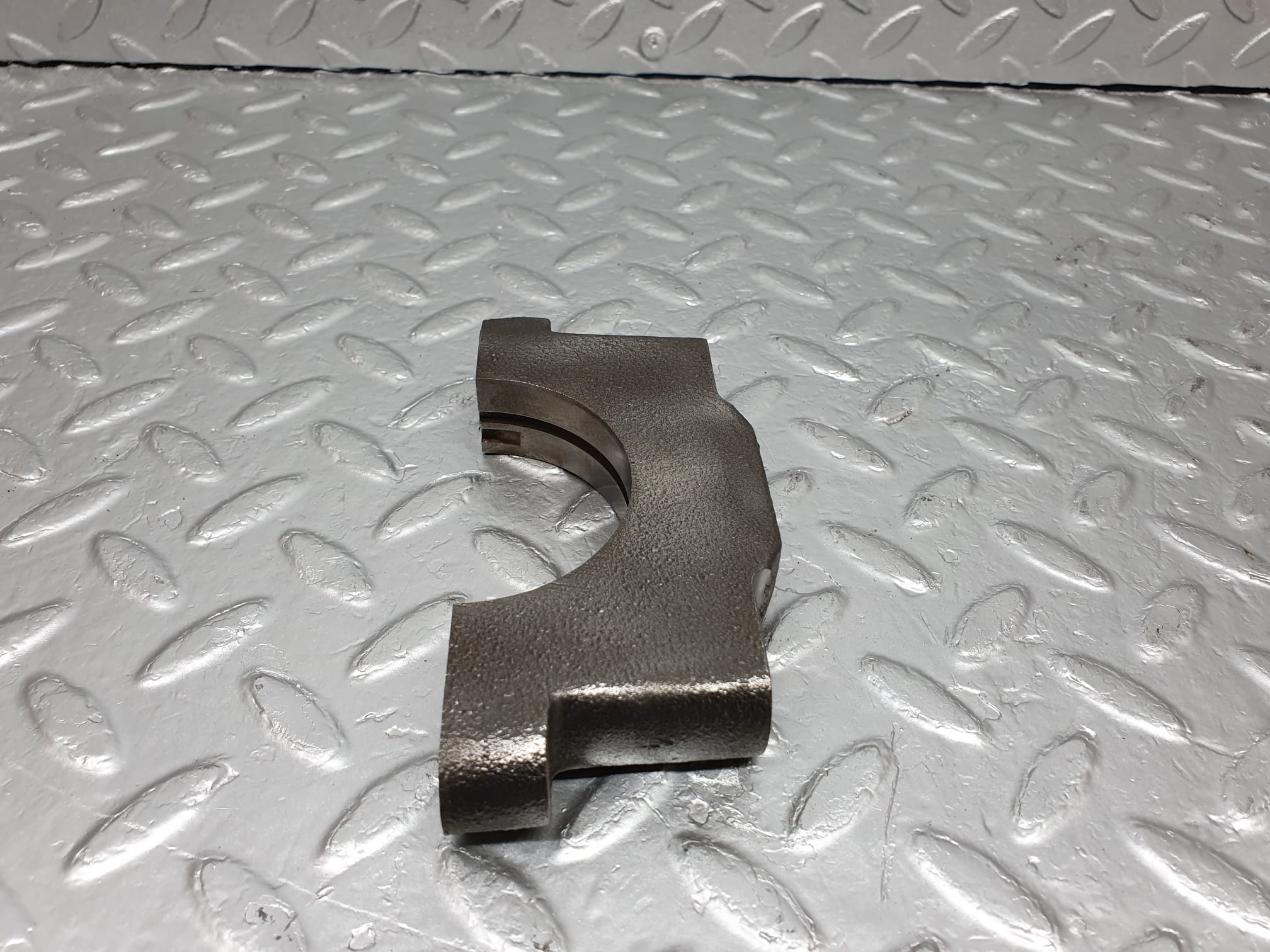 4798 Mercedes-Benz W114 280CE Coupe Crankshaft Bearing Holder Block 1080110211