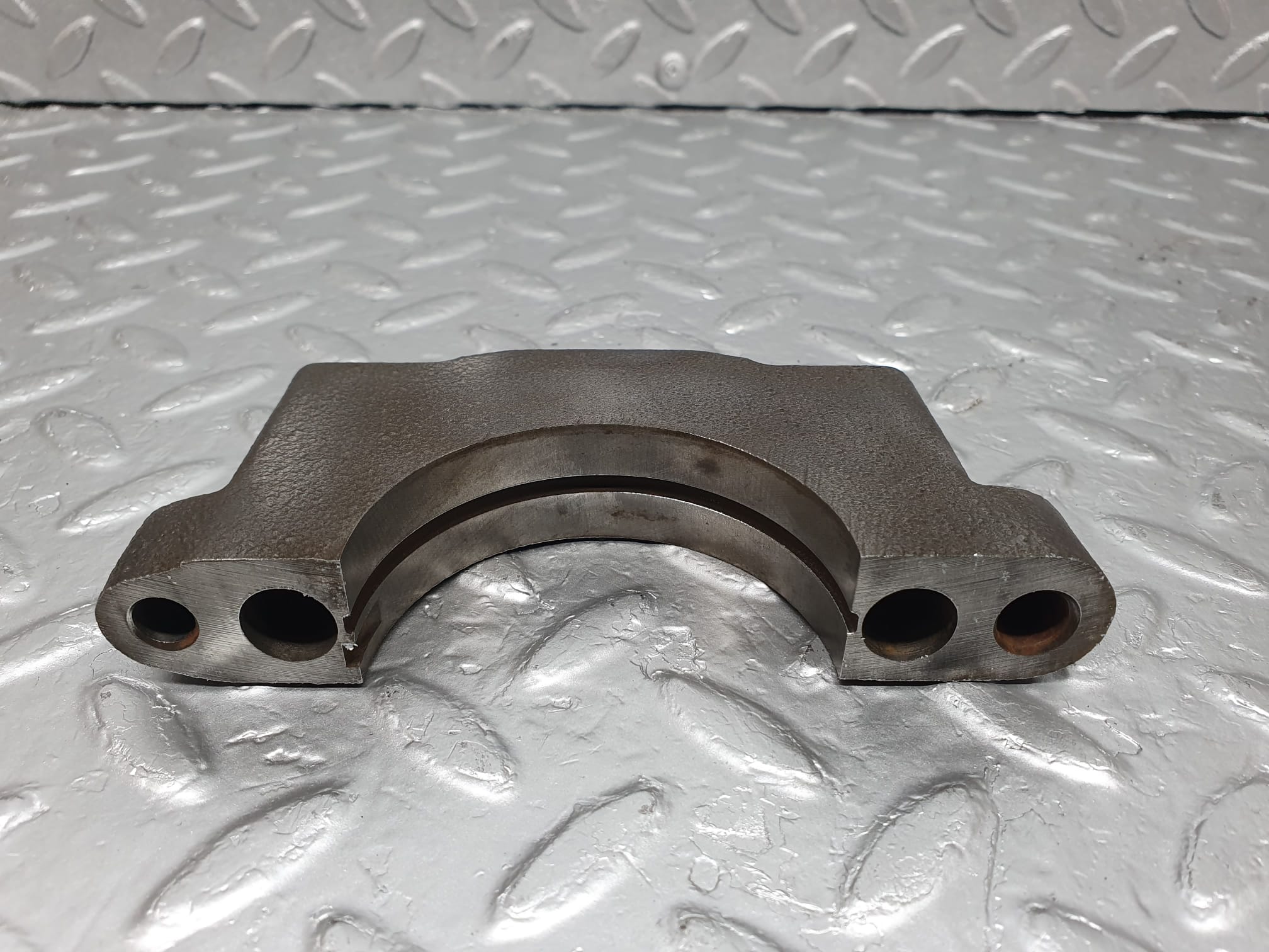 4798 Mercedes-Benz W114 280CE Coupe Crankshaft Bearing Holder Block 1080110211