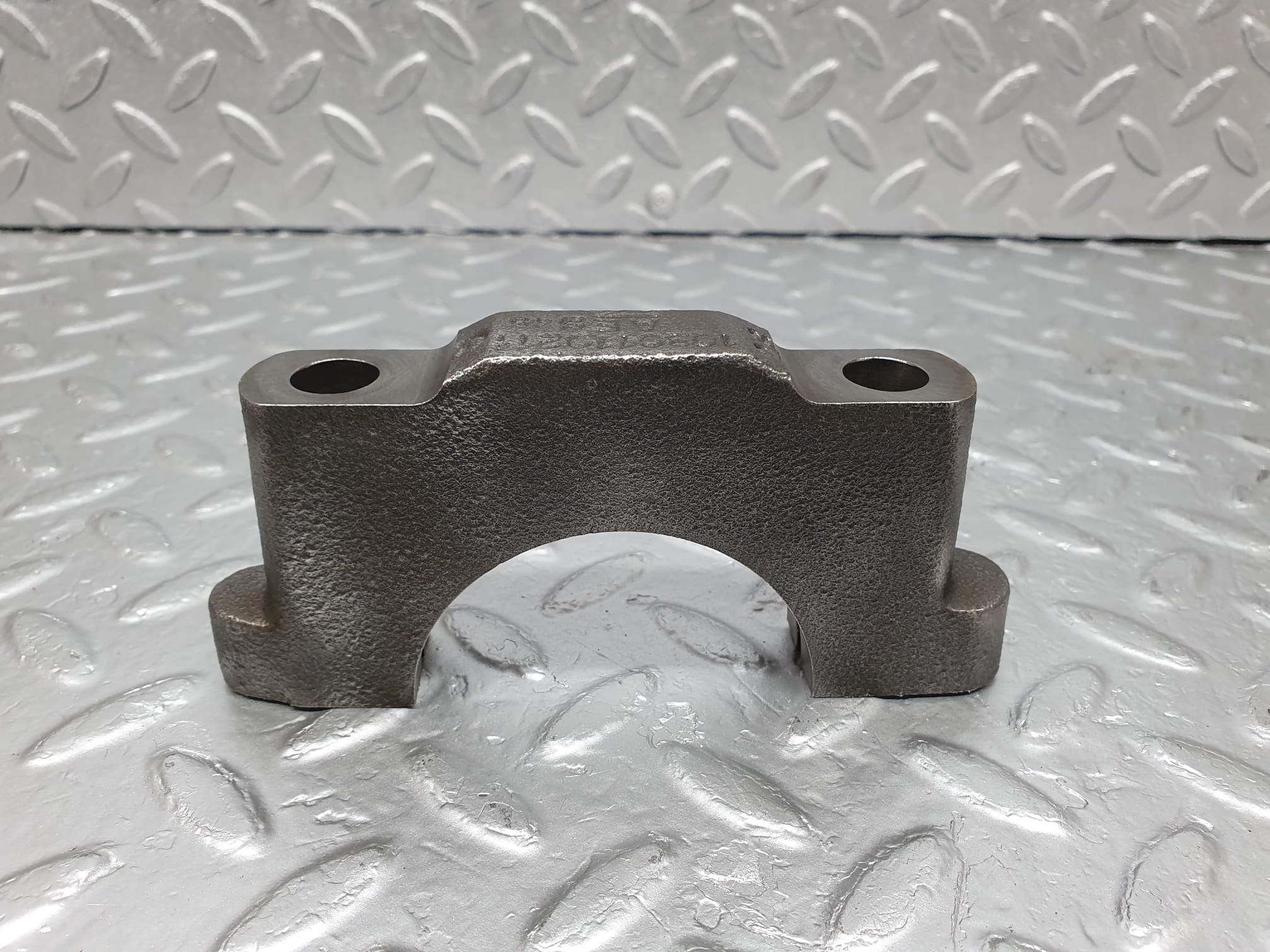 4798 Mercedes-Benz W114 280CE Coupe Crankshaft Bearing Holder Block 1080110211