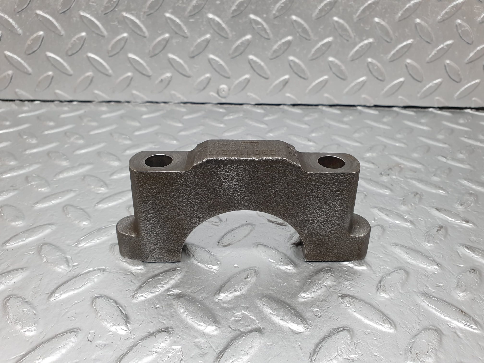 4799 Mercedes-Benz W114 280CE Coupe Crankshaft Bearing Holder Block 1080110211