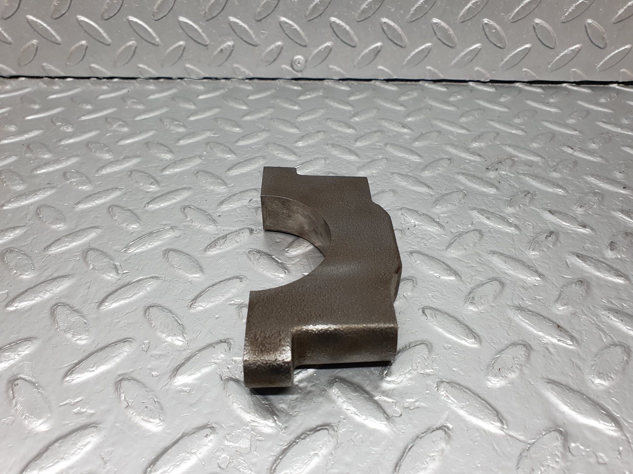 4799 Mercedes-Benz W114 280CE Coupe Crankshaft Bearing Holder Block 1080110211