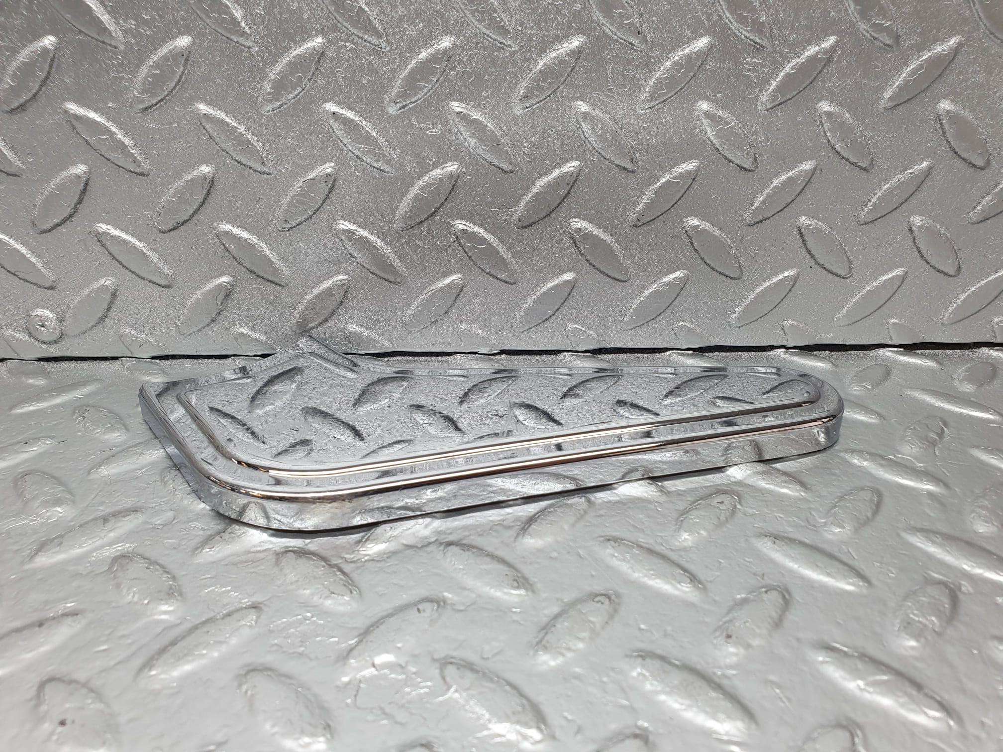 43088 Mercedes-Benz W108 280SE Seat Hinge Chrome Cover Right 1089130828