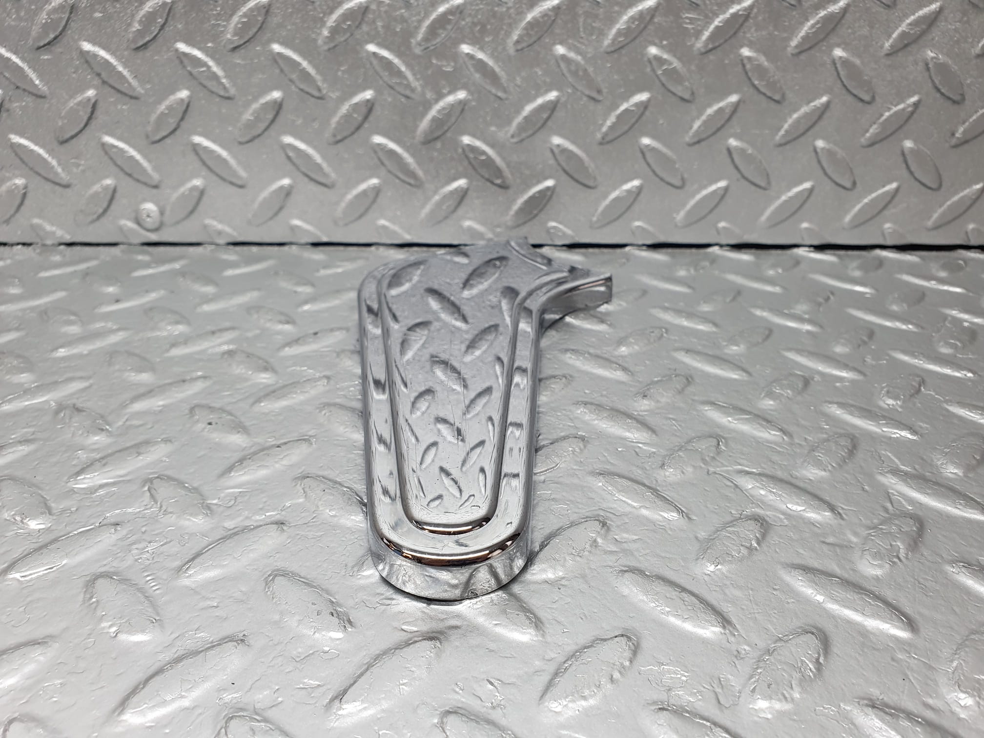 43088 Mercedes-Benz W108 280SE Seat Hinge Chrome Cover Right 1089130828