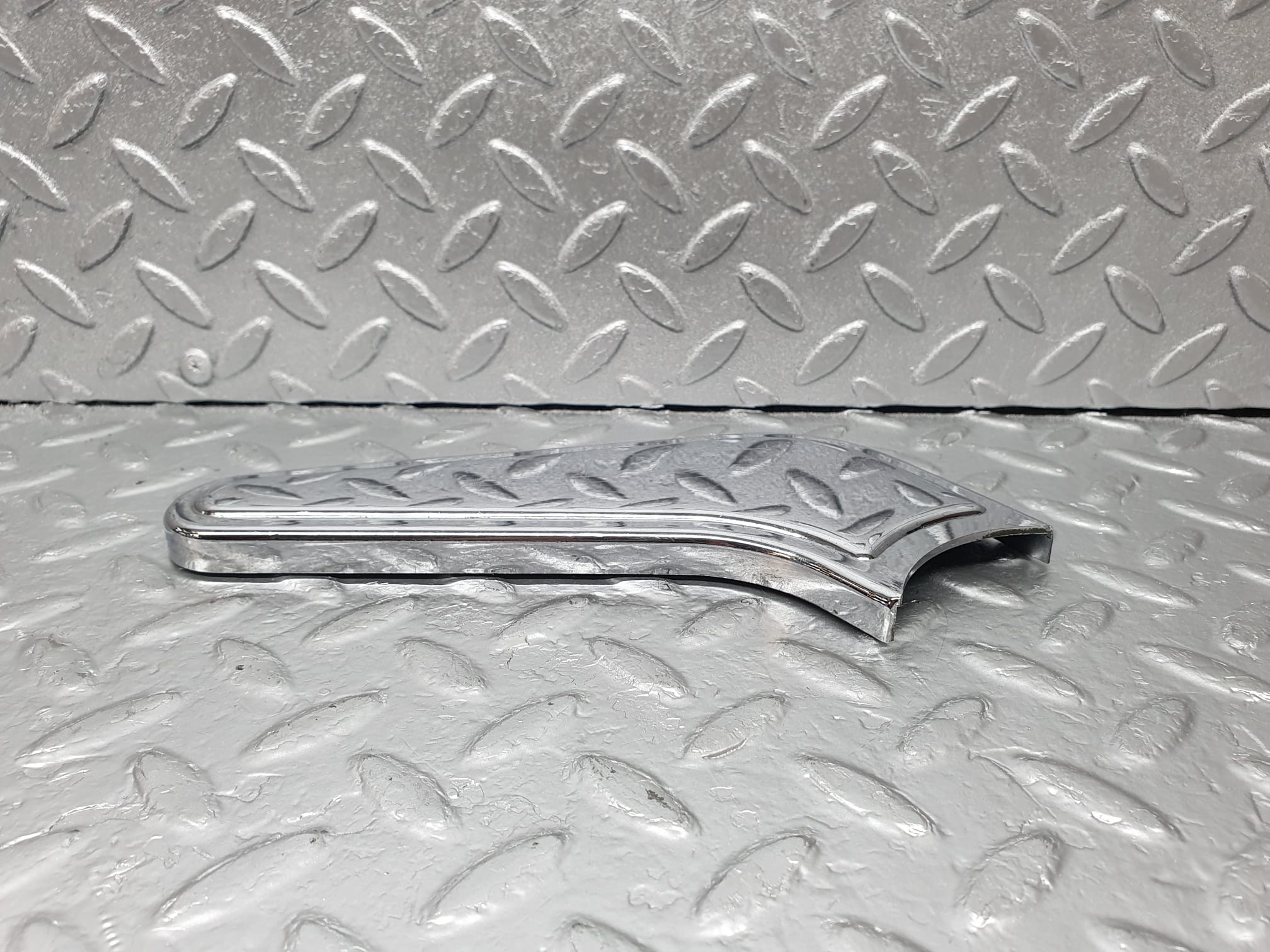 43088 Mercedes-Benz W108 280SE Seat Hinge Chrome Cover Right 1089130828