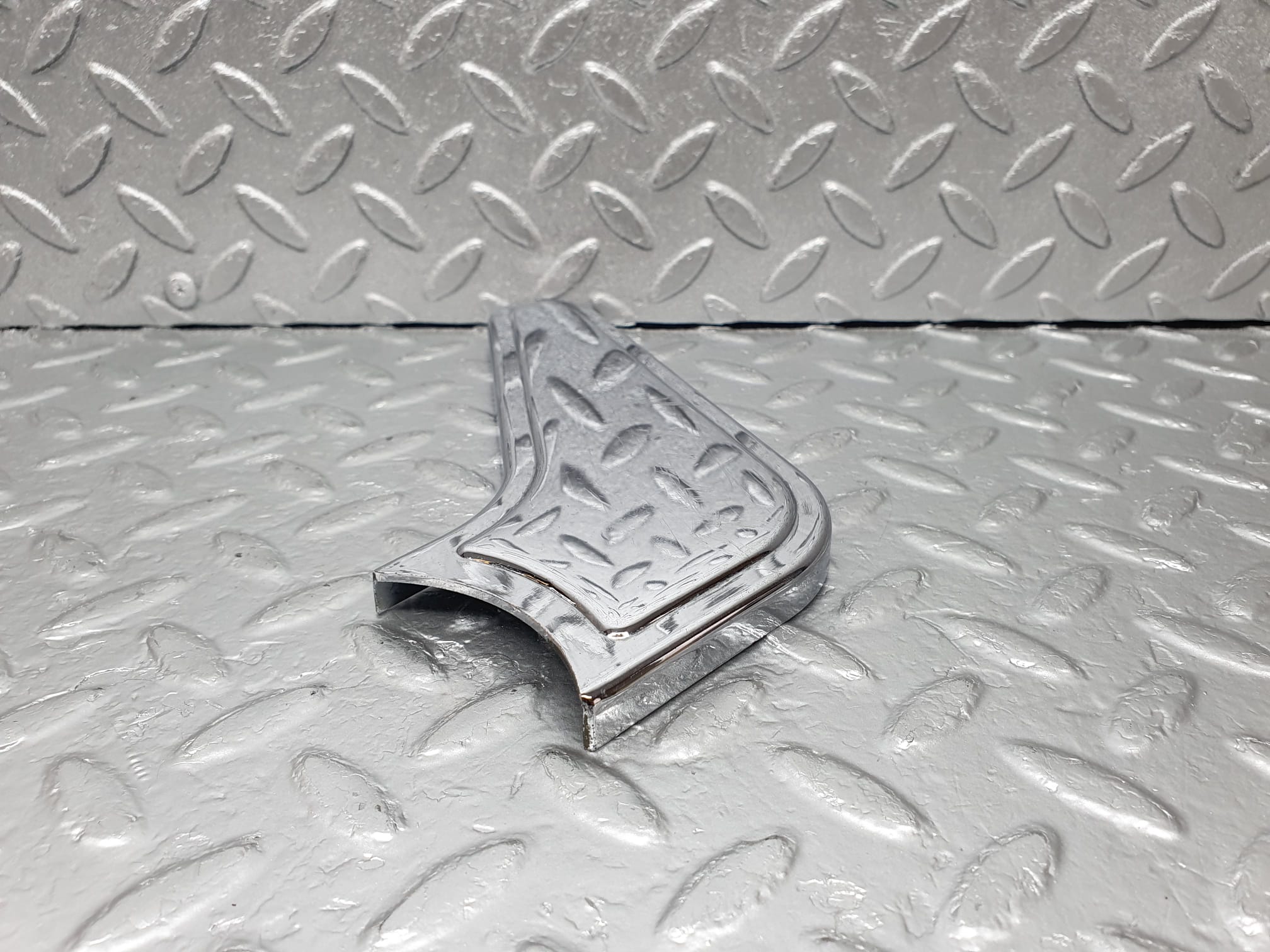 43088 Mercedes-Benz W108 280SE Seat Hinge Chrome Cover Right 1089130828