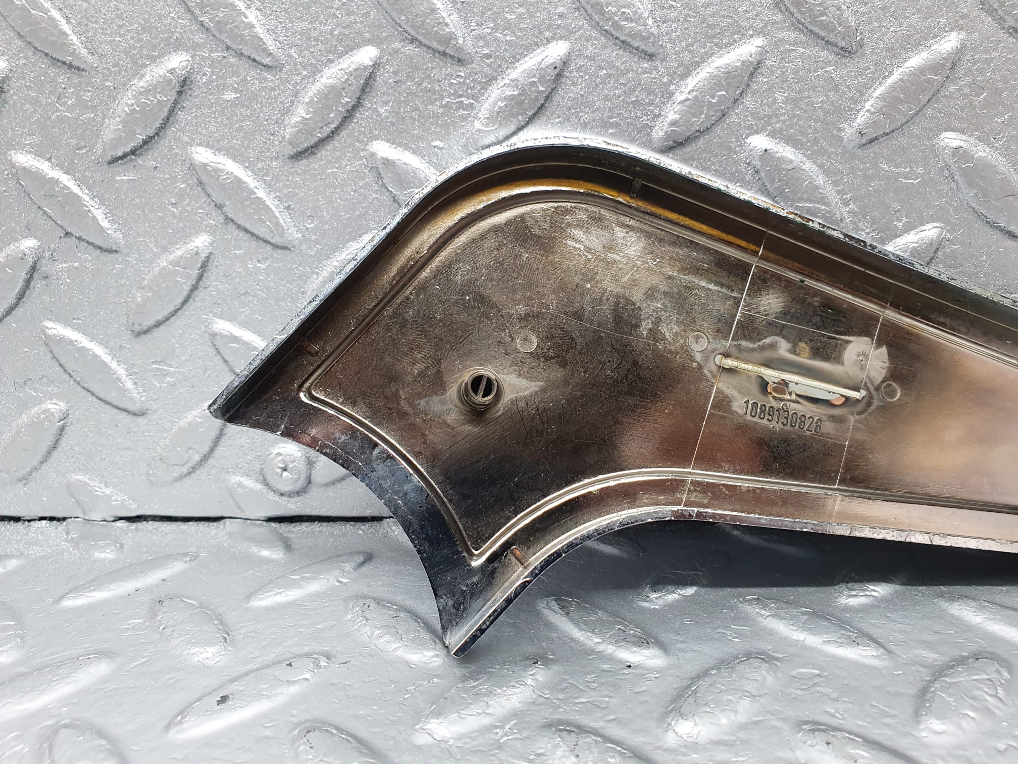 43088 Mercedes-Benz W108 280SE Seat Hinge Chrome Cover Right 1089130828