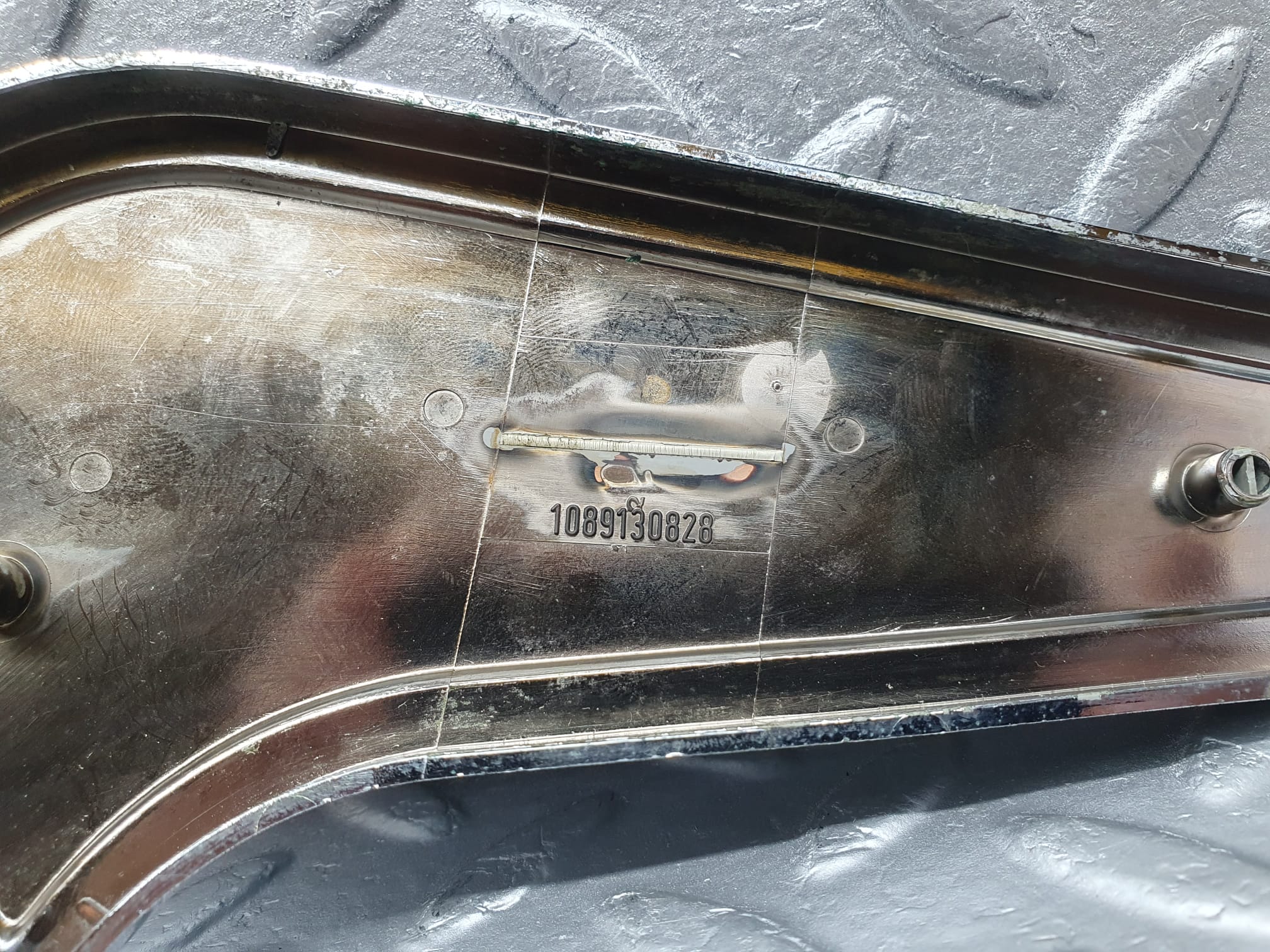 43088 Mercedes-Benz W108 280SE Seat Hinge Chrome Cover Right 1089130828