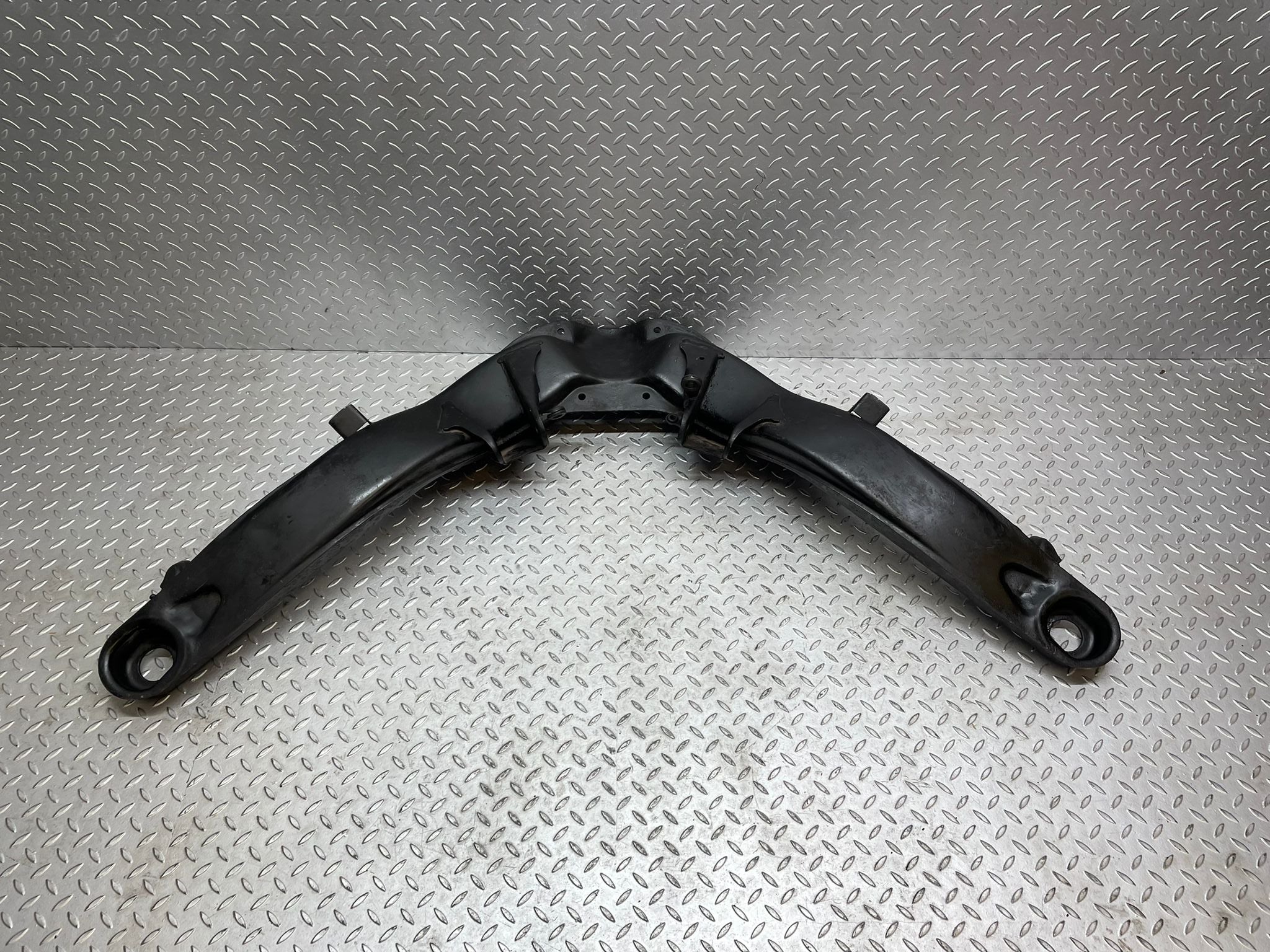 3059 Mercedes-Benz C123 280CE Rear Subframe Axle Carrier Suspension