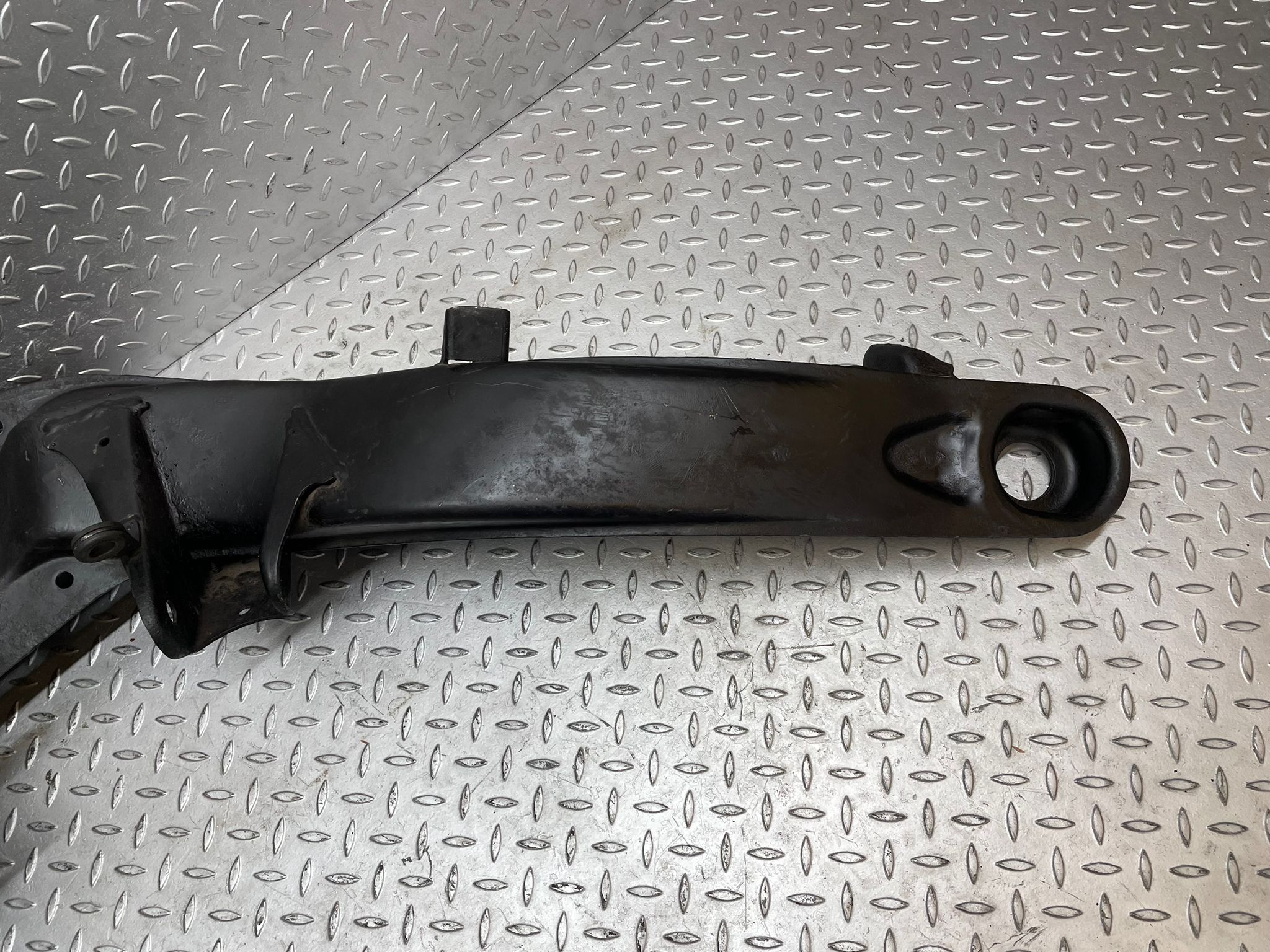 3059 Mercedes-Benz C123 280CE Rear Subframe Axle Carrier Suspension