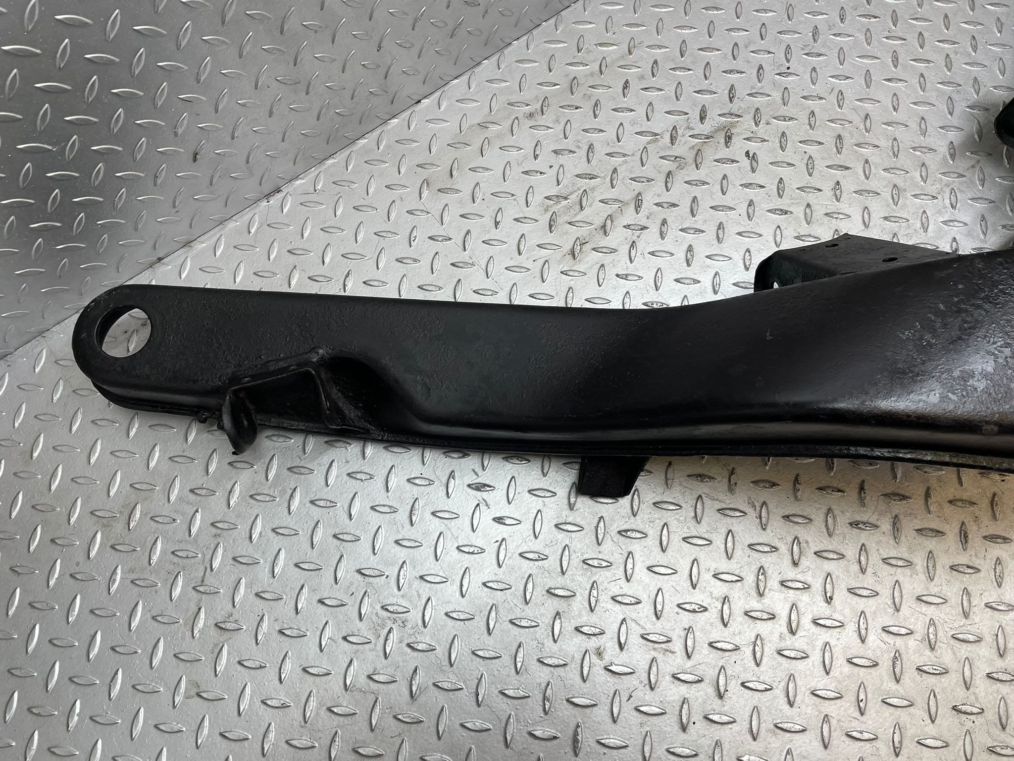 3059 Mercedes-Benz C123 280CE Rear Subframe Axle Carrier Suspension