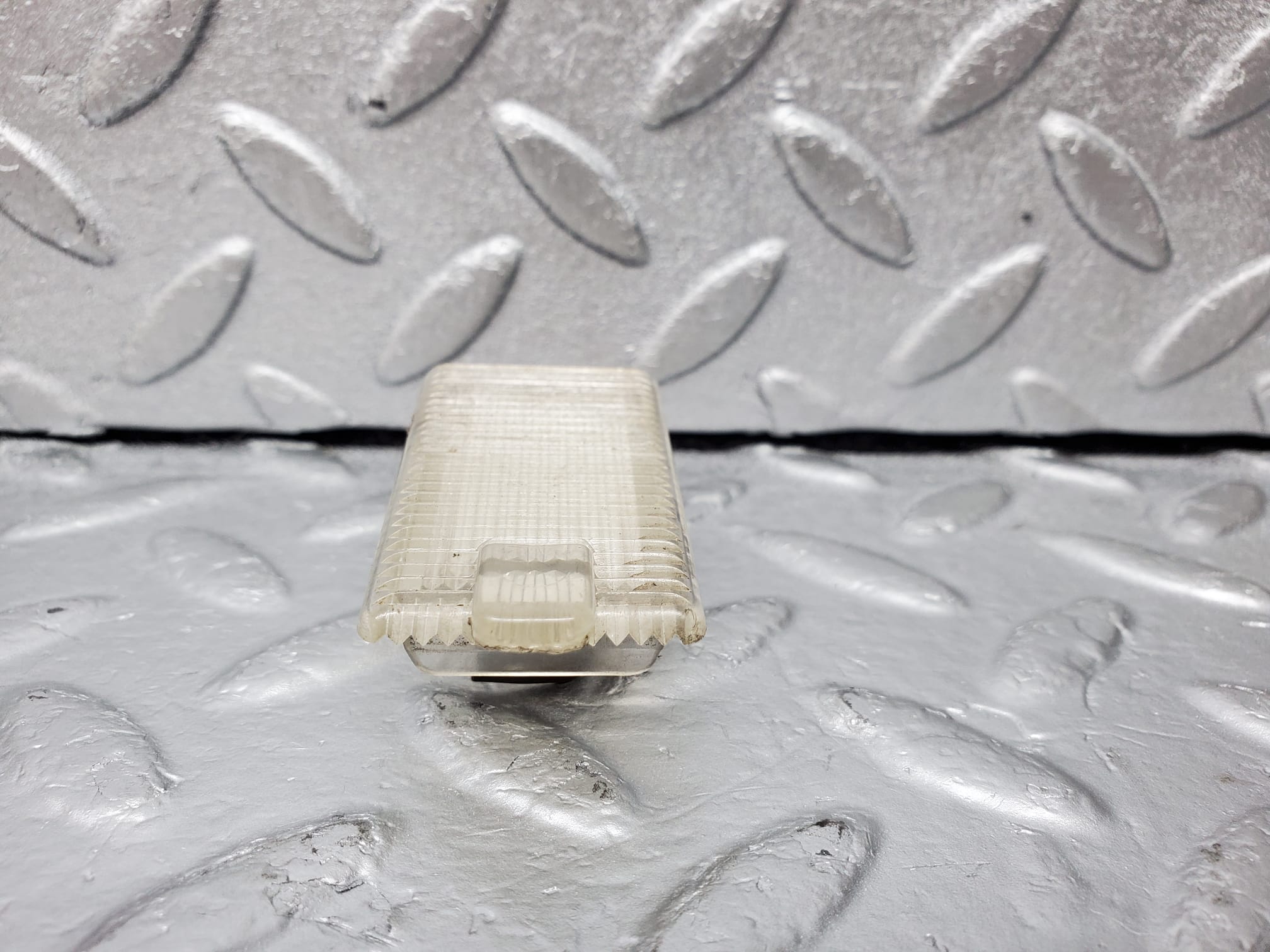 1020 Mercedes-Benz C123 230CE Glove Box Light