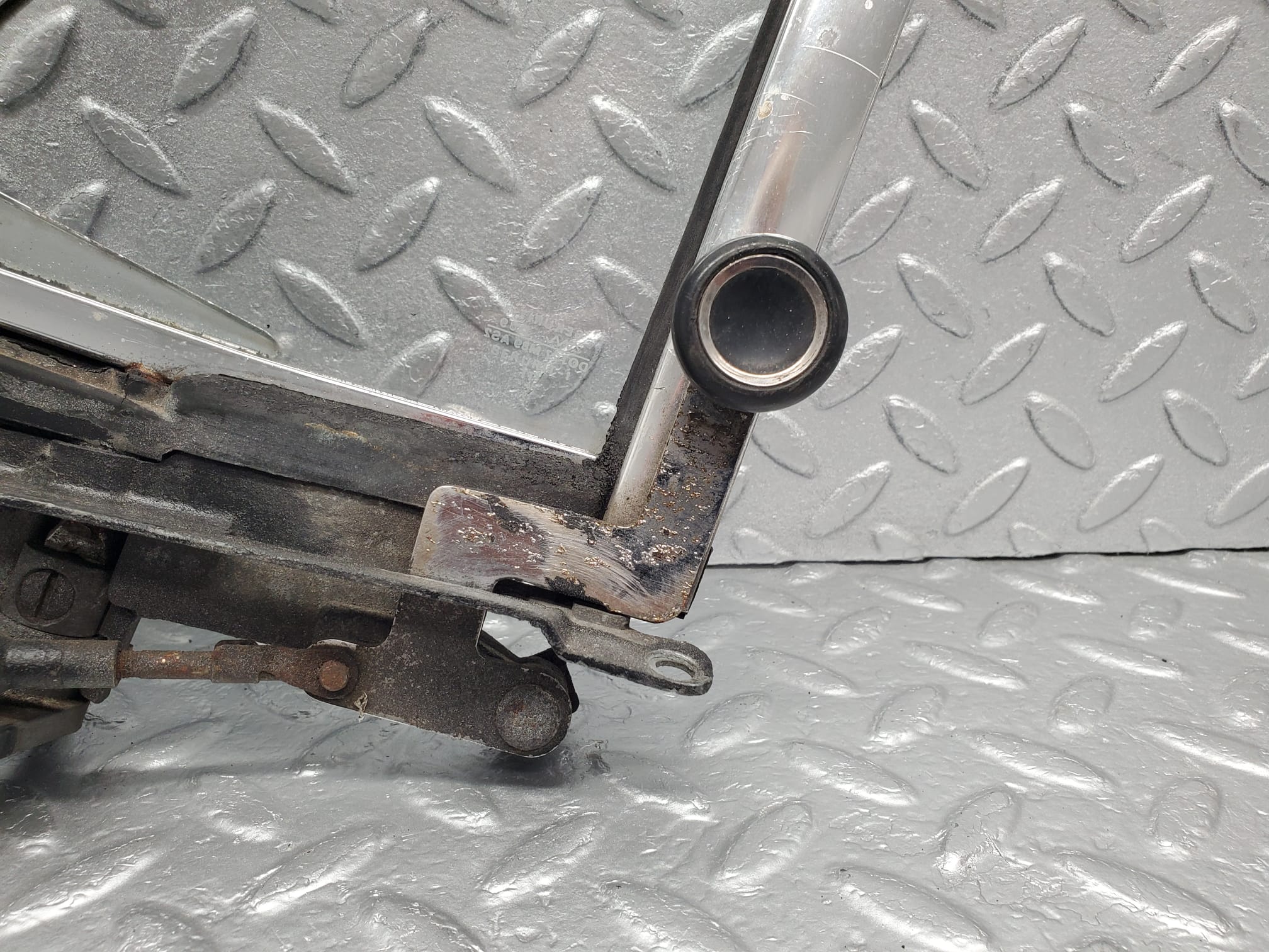 1224 Mercedes-Benz W108 280SE Front Right Quarter Window Glass