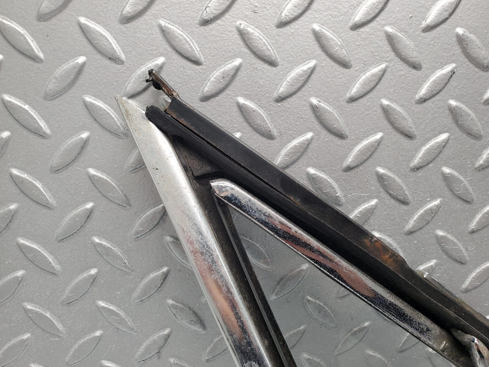 1224 Mercedes-Benz W108 280SE Front Right Quarter Window Glass