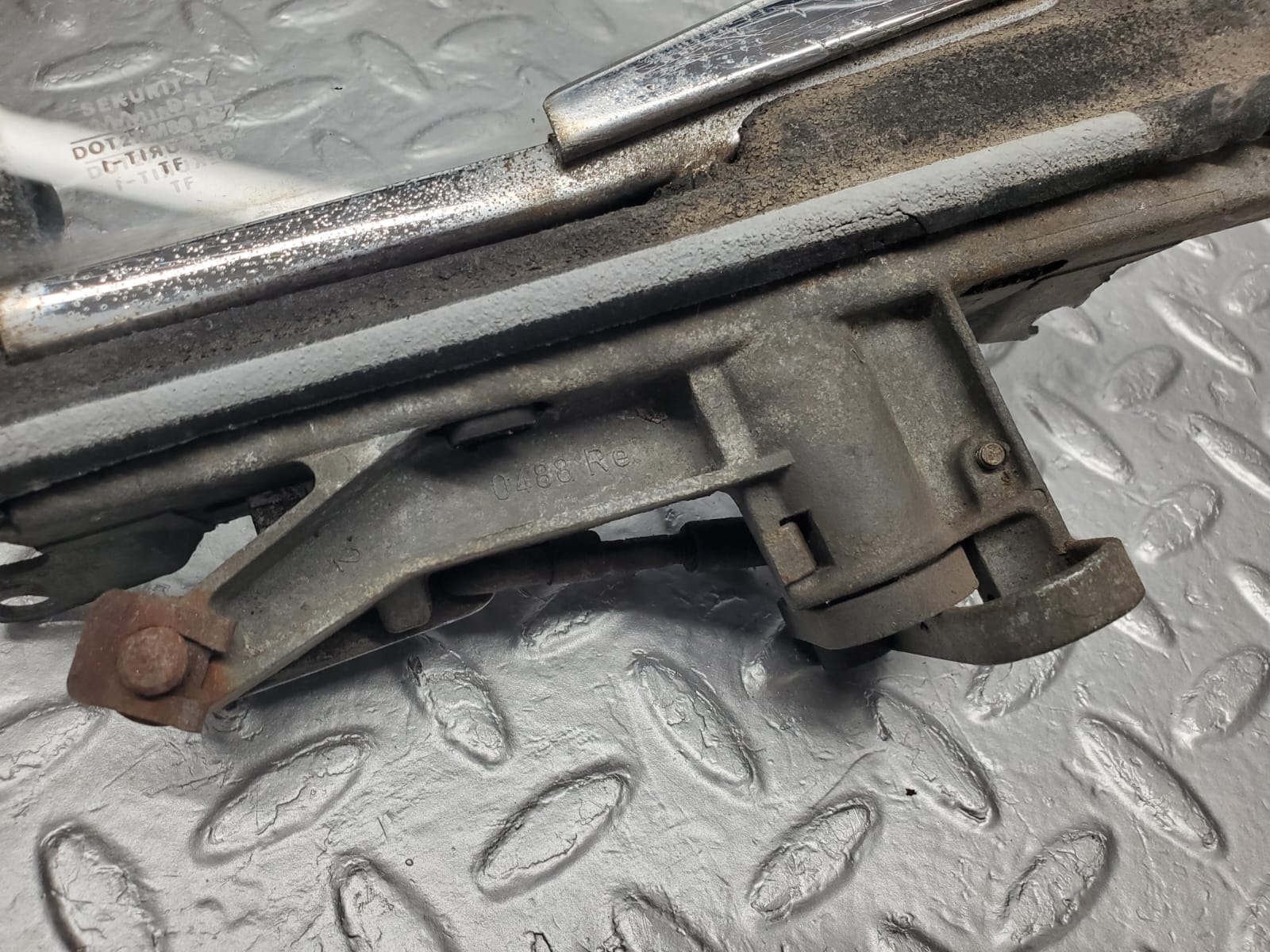 1224 Mercedes-Benz W108 280SE Front Right Quarter Window Glass