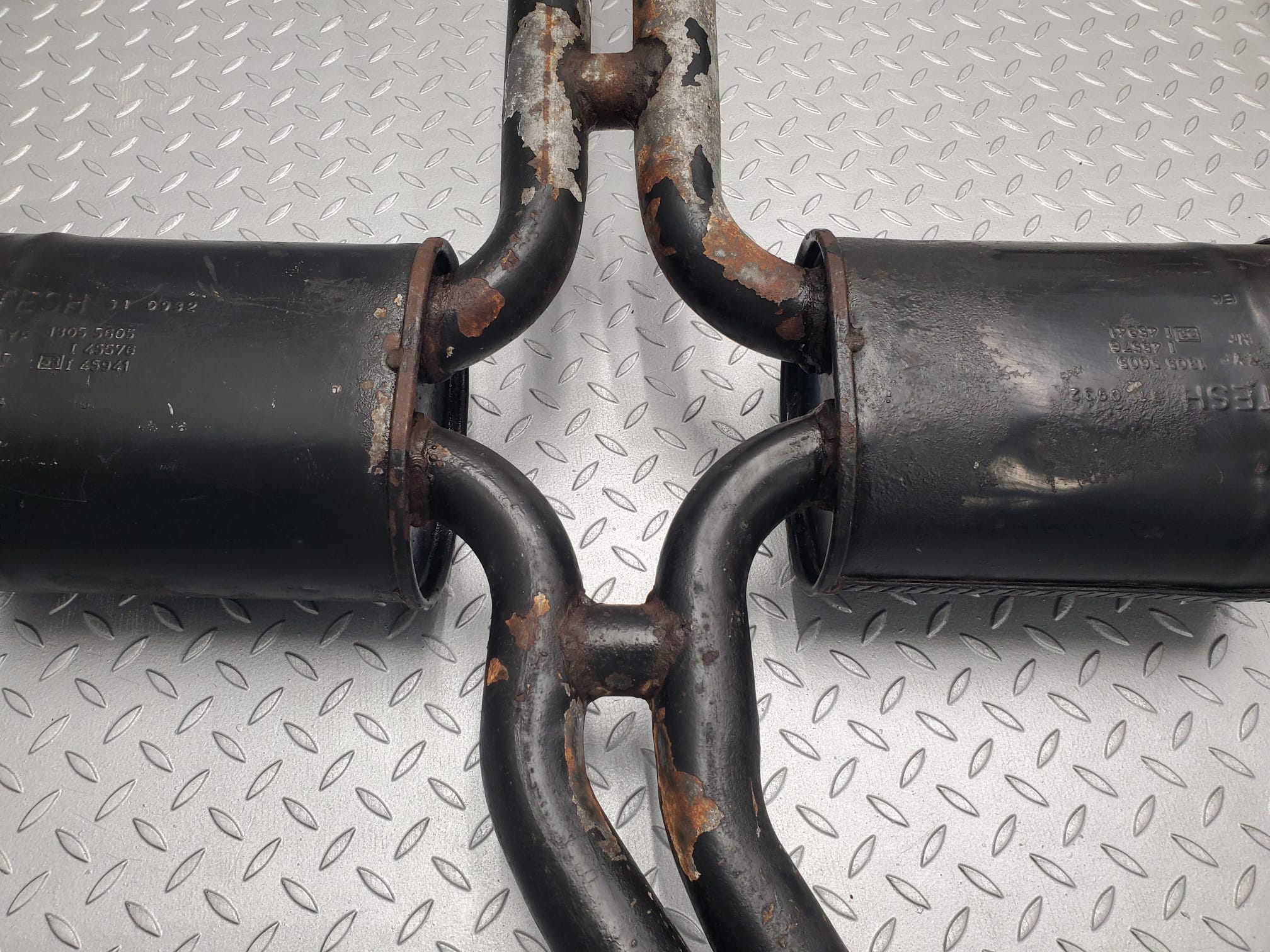 6357 Mercedes-Benz W126 380SE Centre Exhaust Silencer