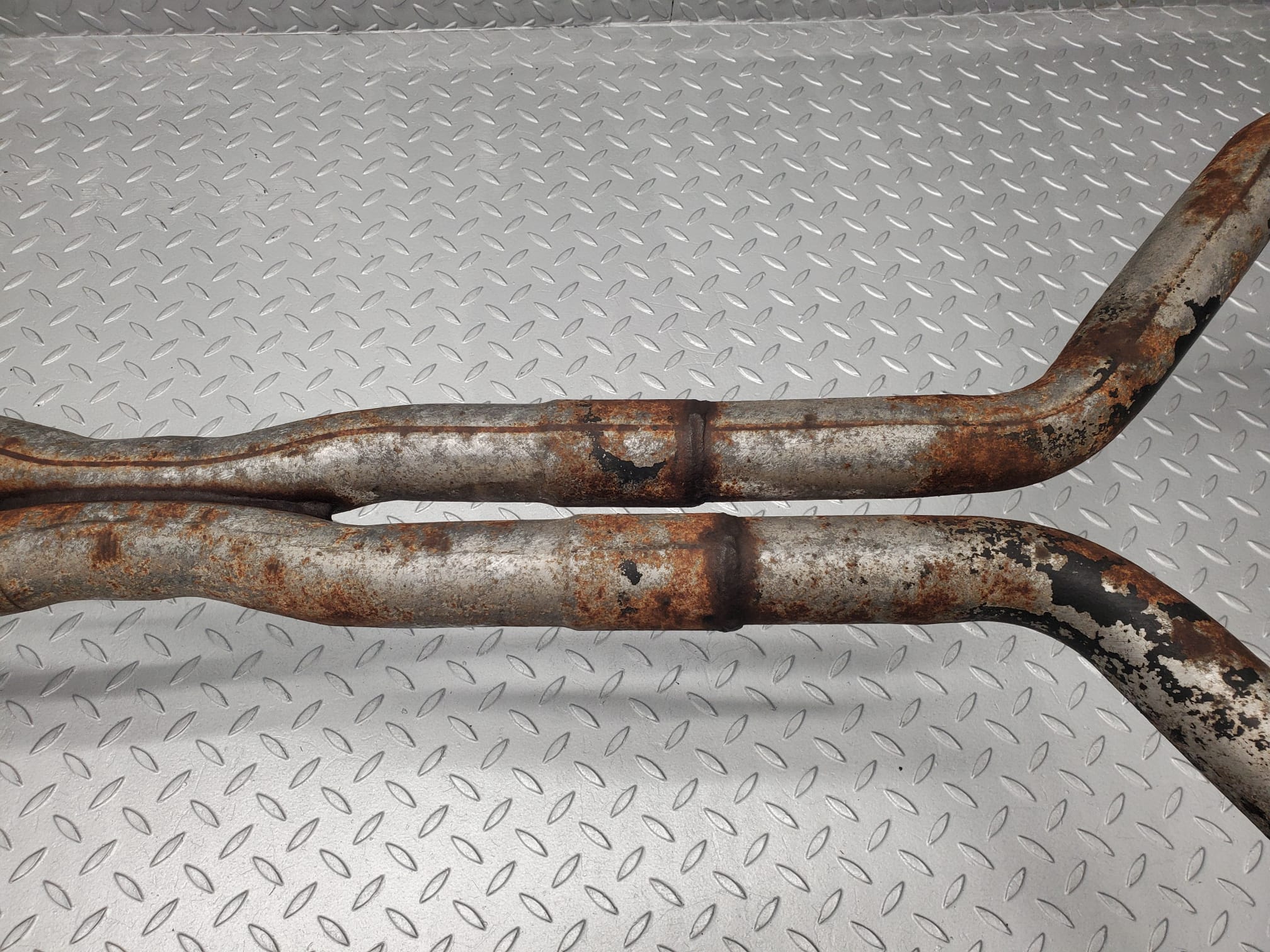 6357 Mercedes-Benz W126 380SE Centre Exhaust Silencer
