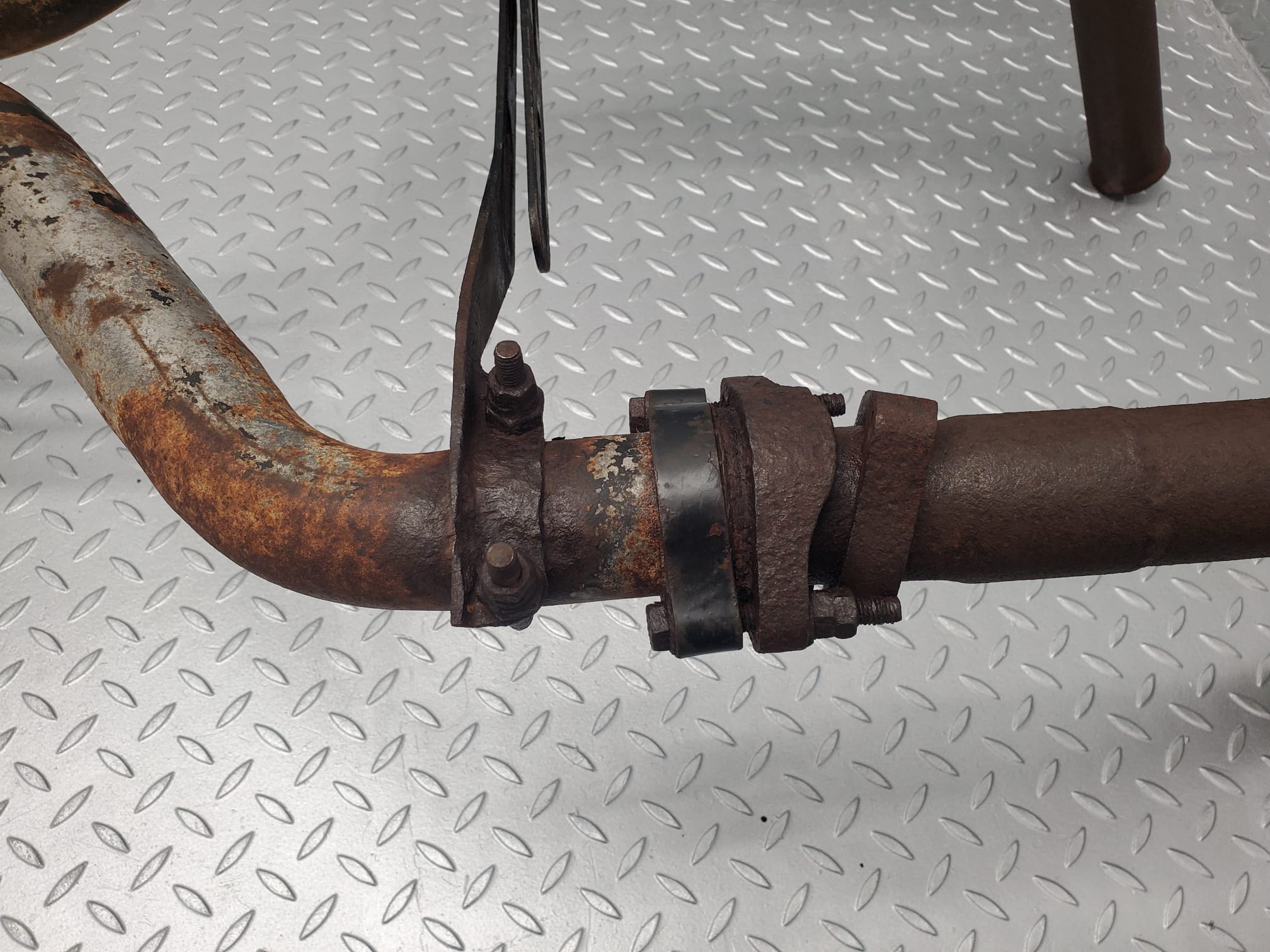 6357 Mercedes-Benz W126 380SE Centre Exhaust Silencer