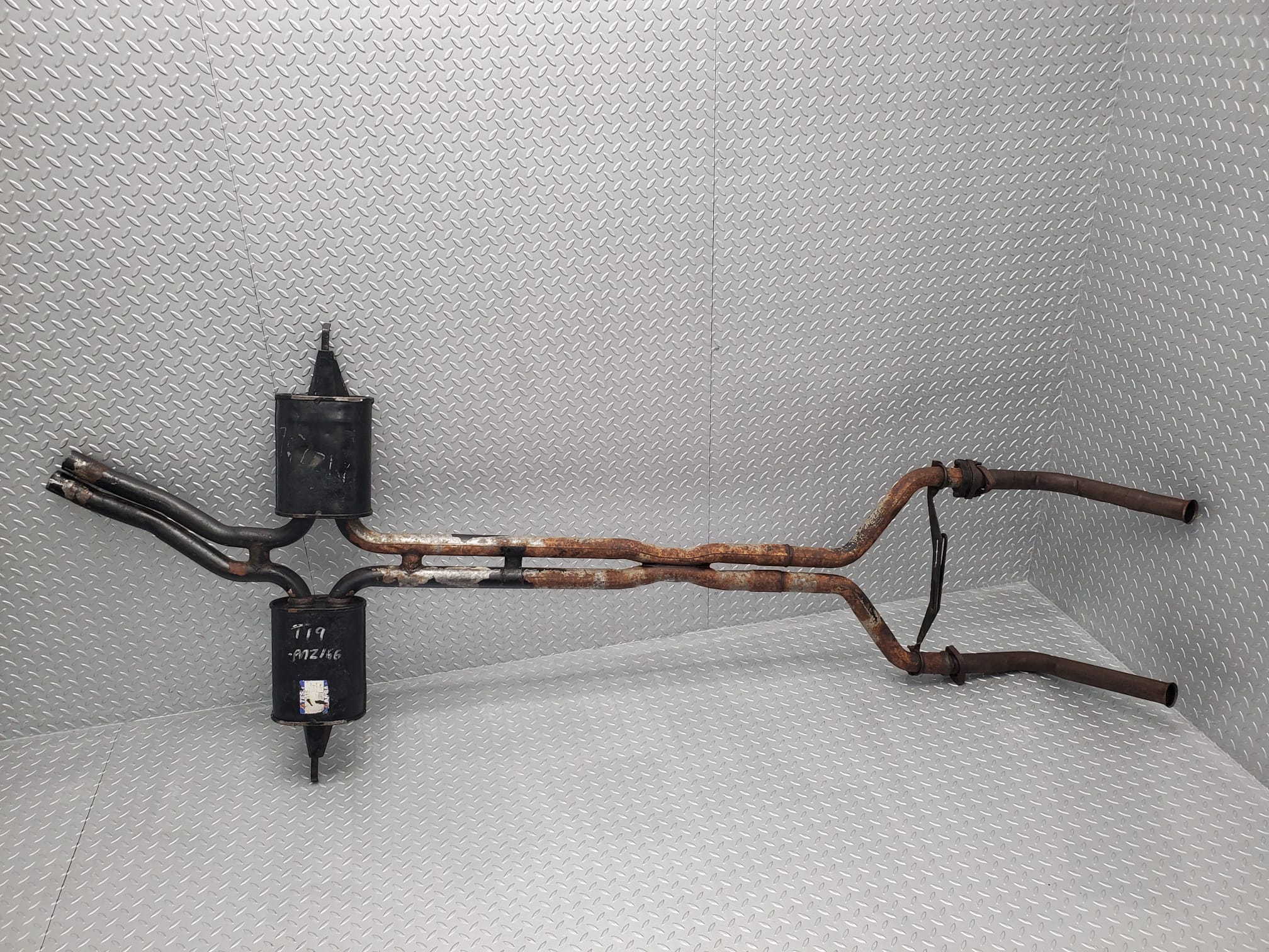 6357 Mercedes-Benz W126 380SE Centre Exhaust Silencer