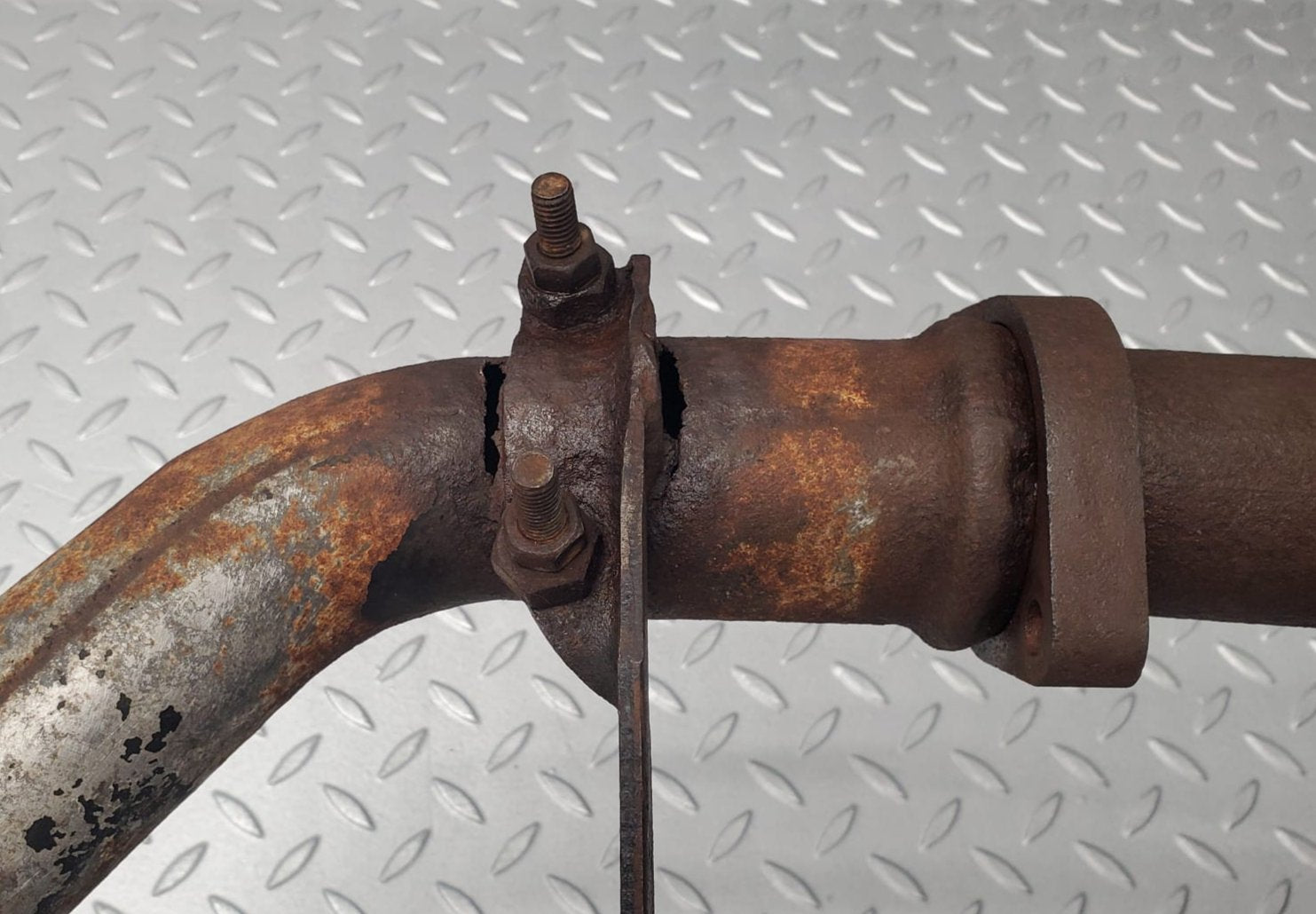 6357 Mercedes-Benz W126 380SE Centre Exhaust Silencer