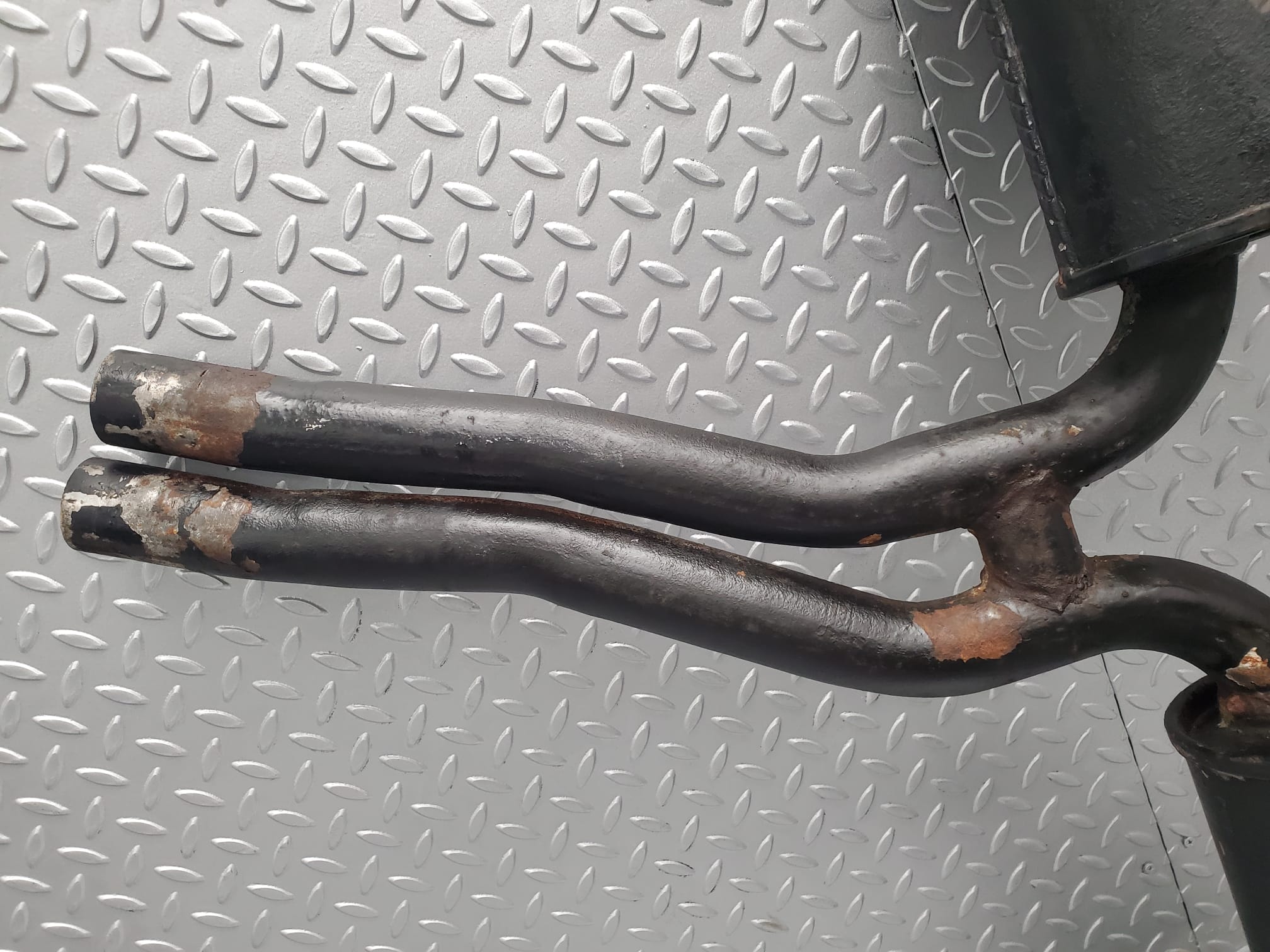 6357 Mercedes-Benz W126 380SE Centre Exhaust Silencer