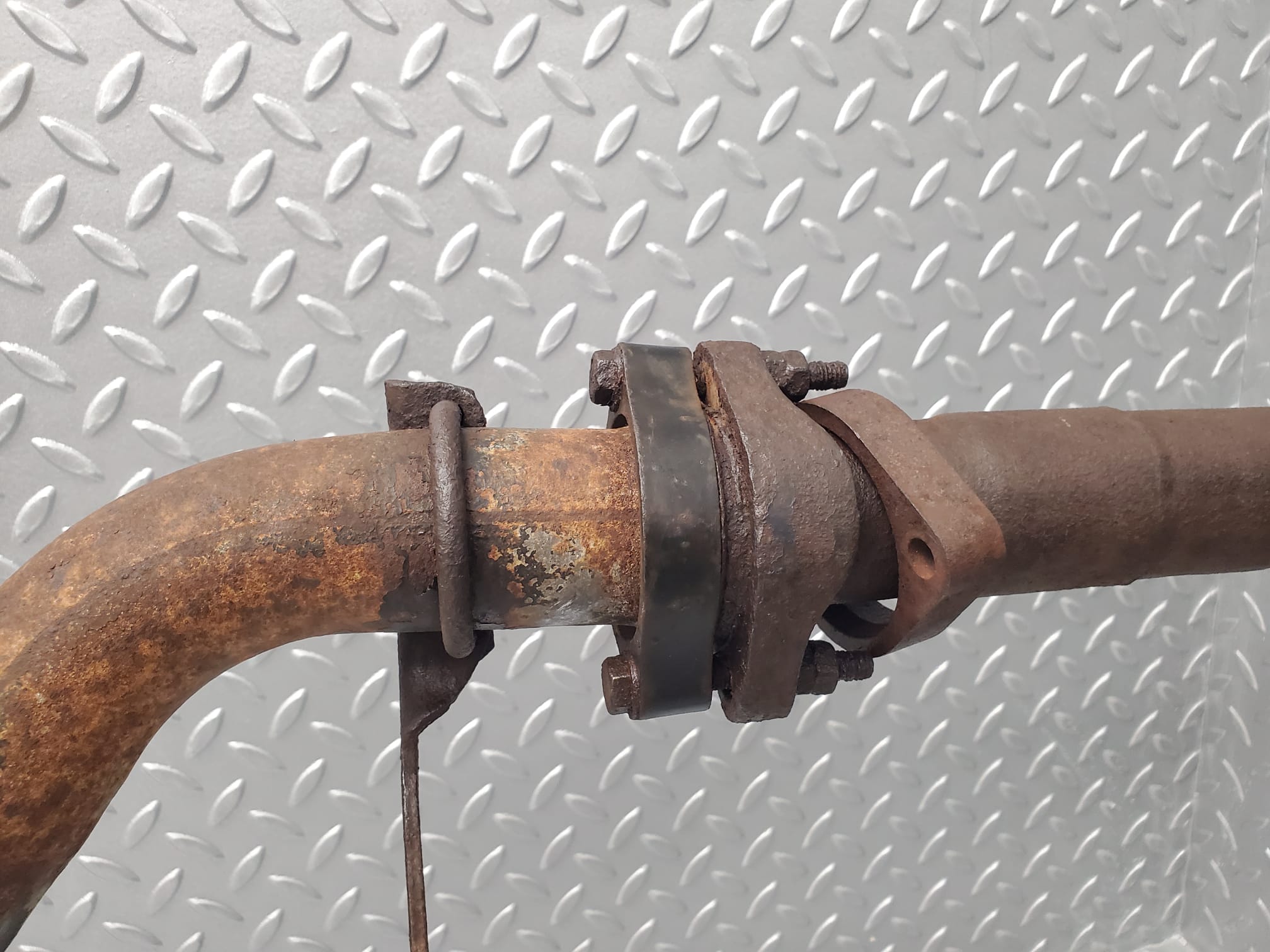 6357 Mercedes-Benz W126 380SE Centre Exhaust Silencer