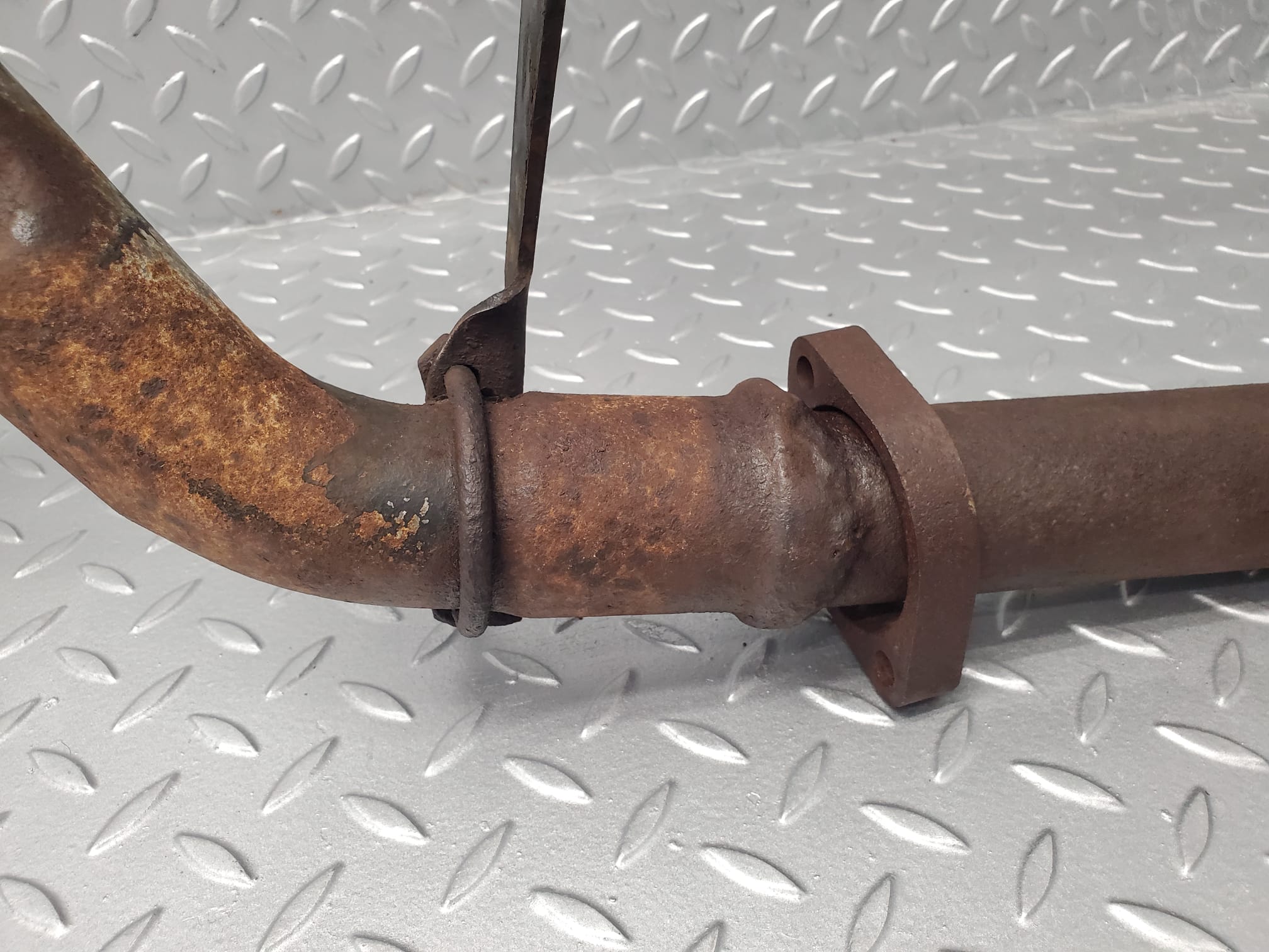 6357 Mercedes-Benz W126 380SE Centre Exhaust Silencer