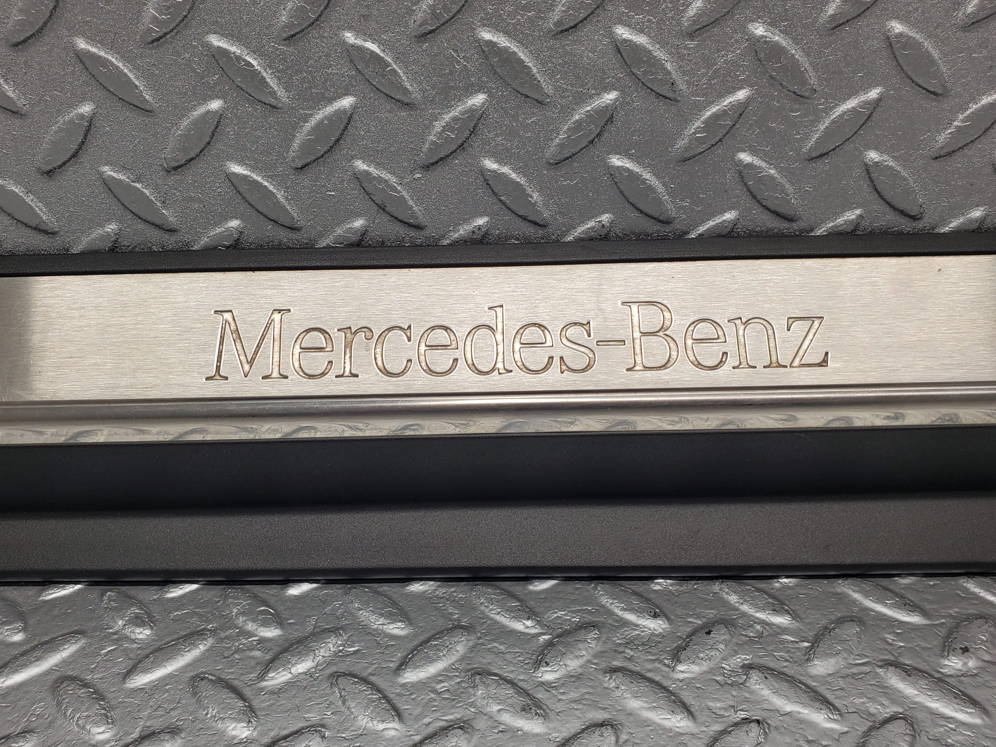 1619 Mercedes-Benz W220 S430 Door Sill Trim Cover Front Left 2206801135