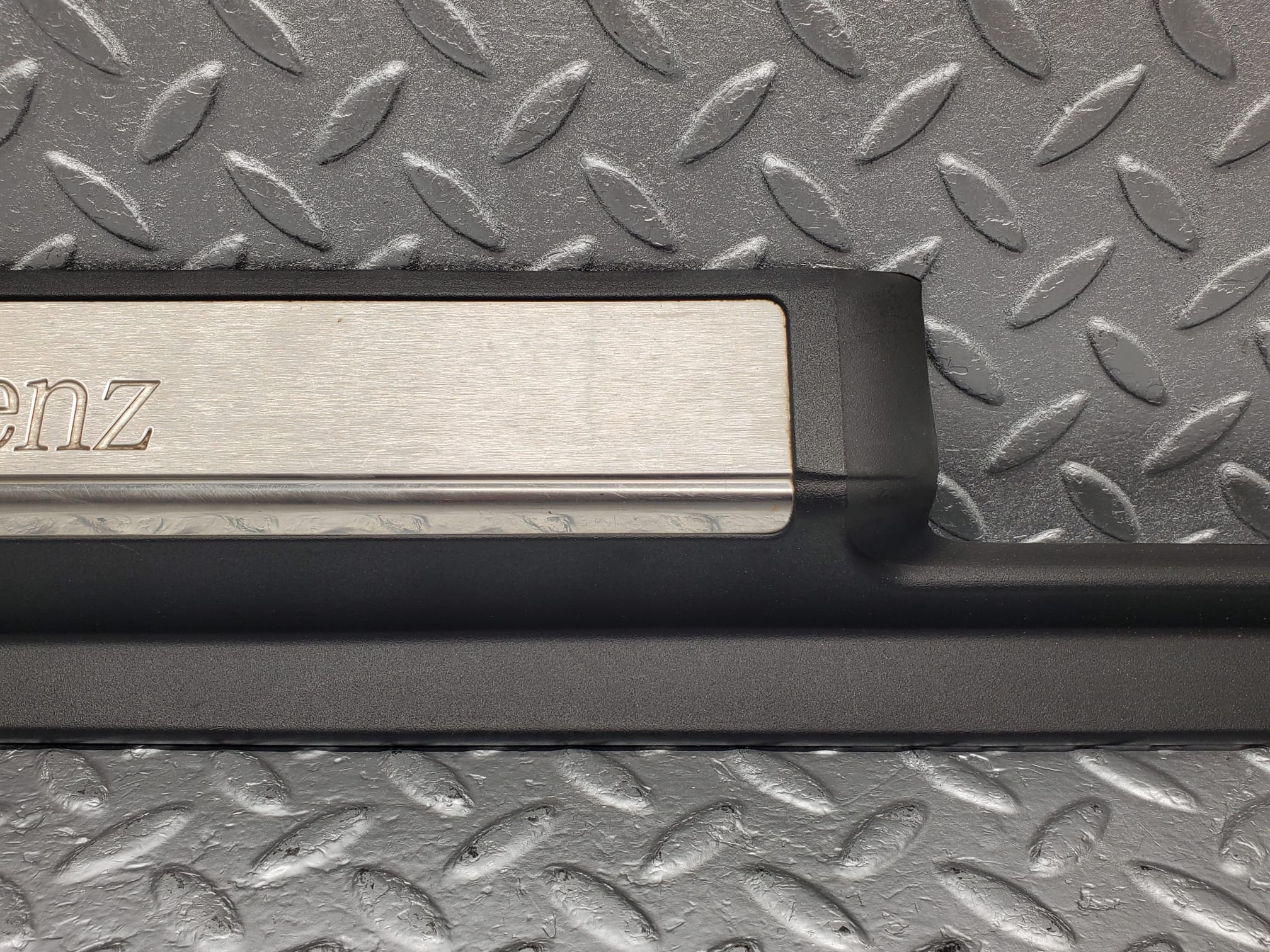 1619 Mercedes-Benz W220 S430 Door Sill Trim Cover Front Left 2206801135