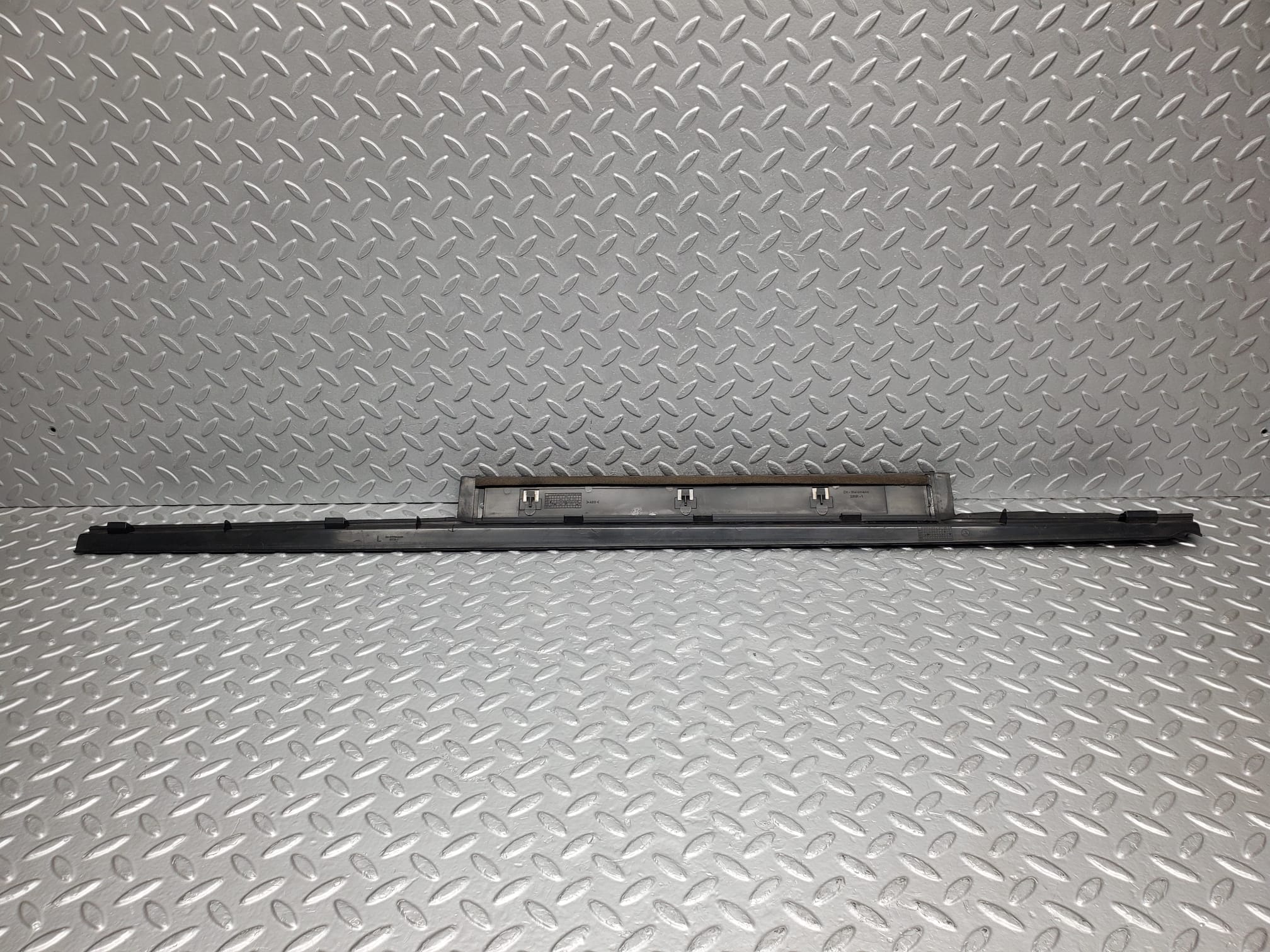 1619 Mercedes-Benz W220 S430 Door Sill Trim Cover Front Left 2206801135