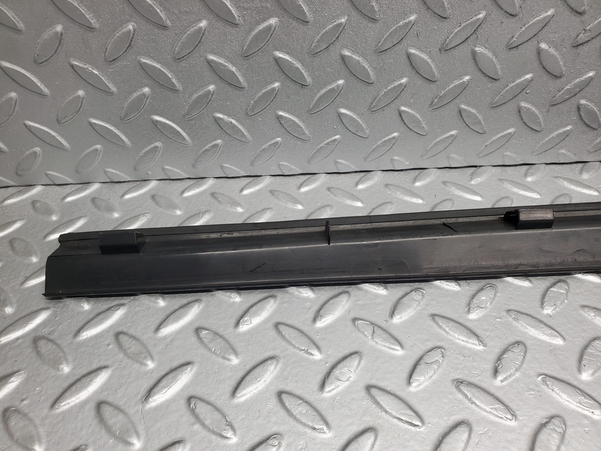 1619 Mercedes-Benz W220 S430 Door Sill Trim Cover Front Left 2206801135
