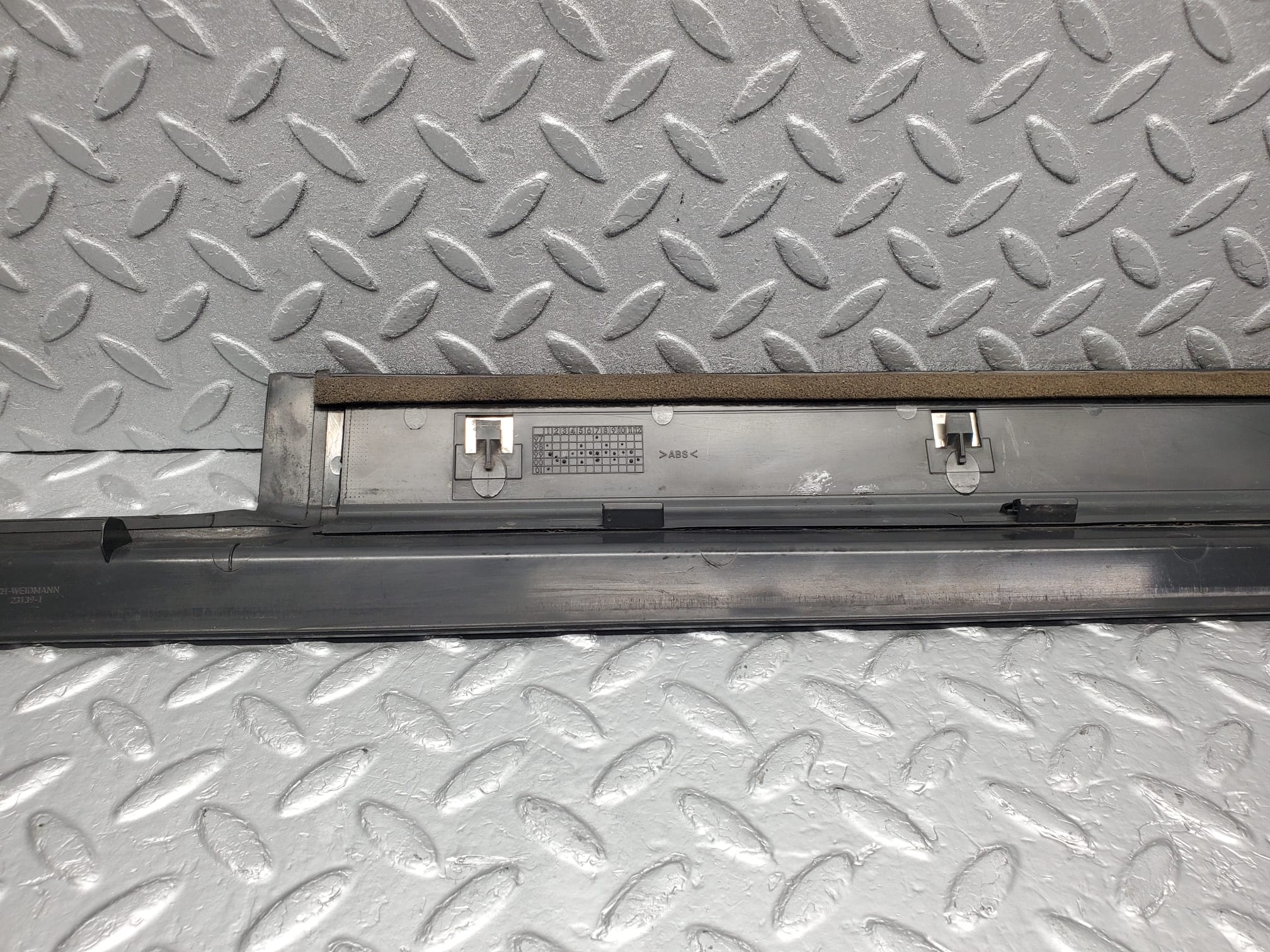 1619 Mercedes-Benz W220 S430 Door Sill Trim Cover Front Left 2206801135